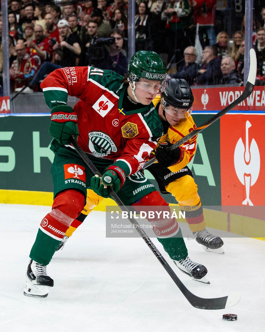 Erik Gustafsson of Luleå and Ivar Stenberg of Frölunda