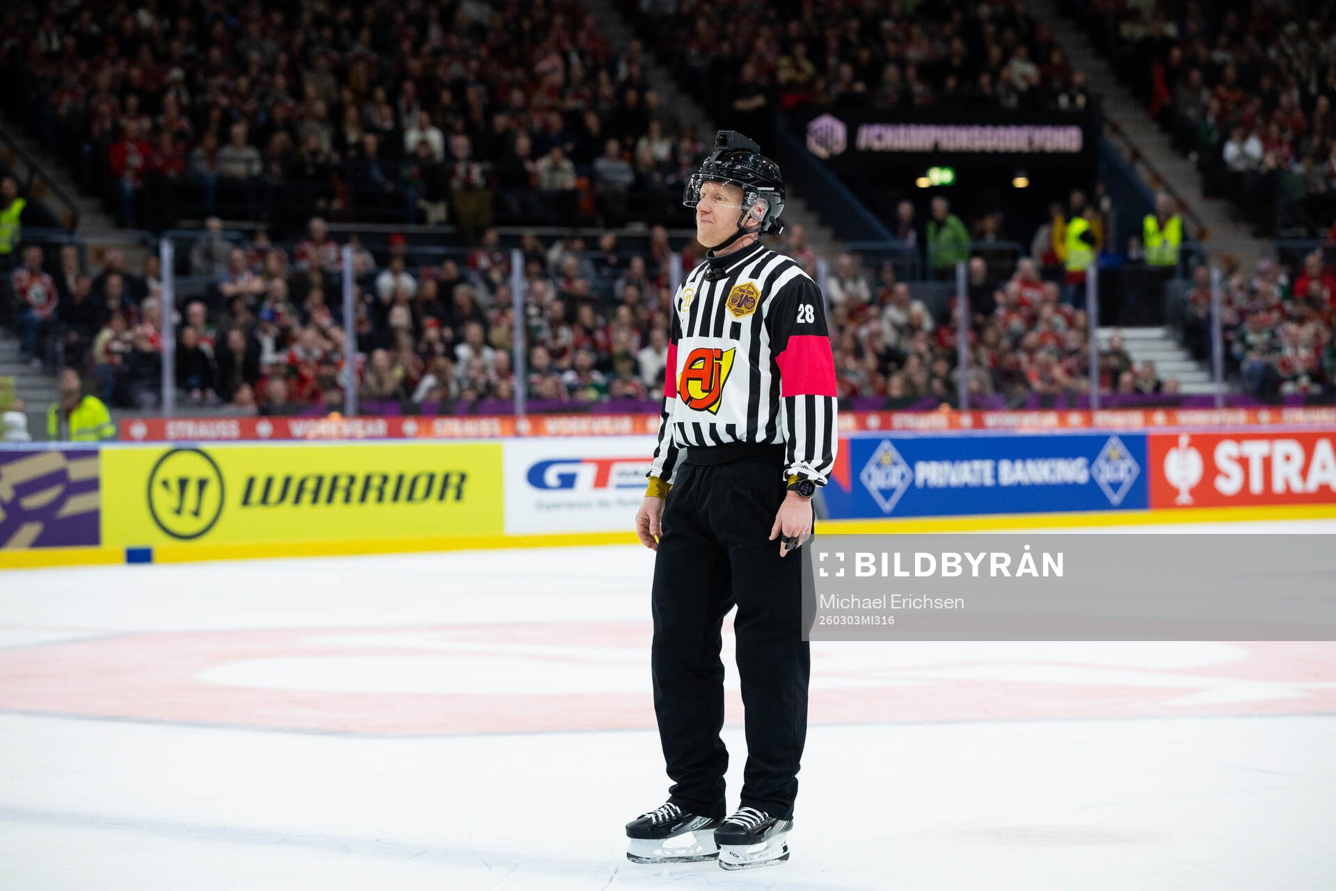 Referee Mikael Holm