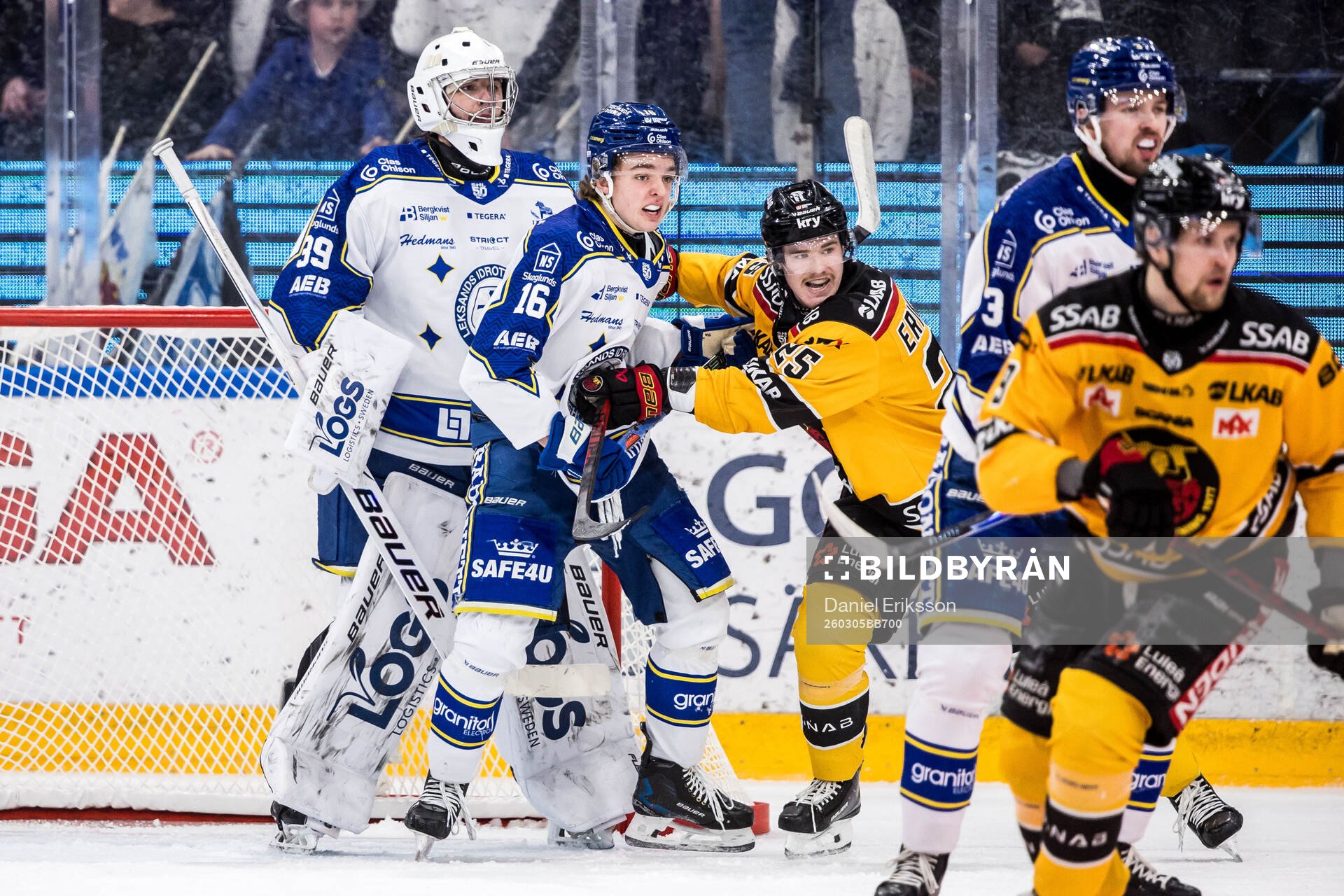 Leksands målvakt Filip Larsson och Rocky Langvardt och