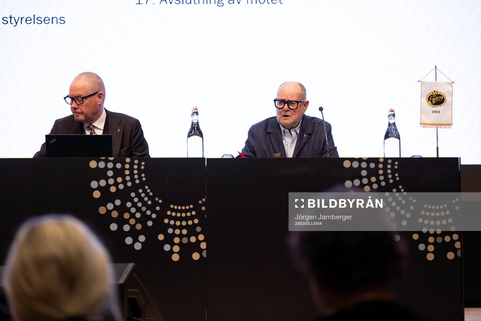 Årsmötets sekreterare Anders Segerblom och årsmötets
