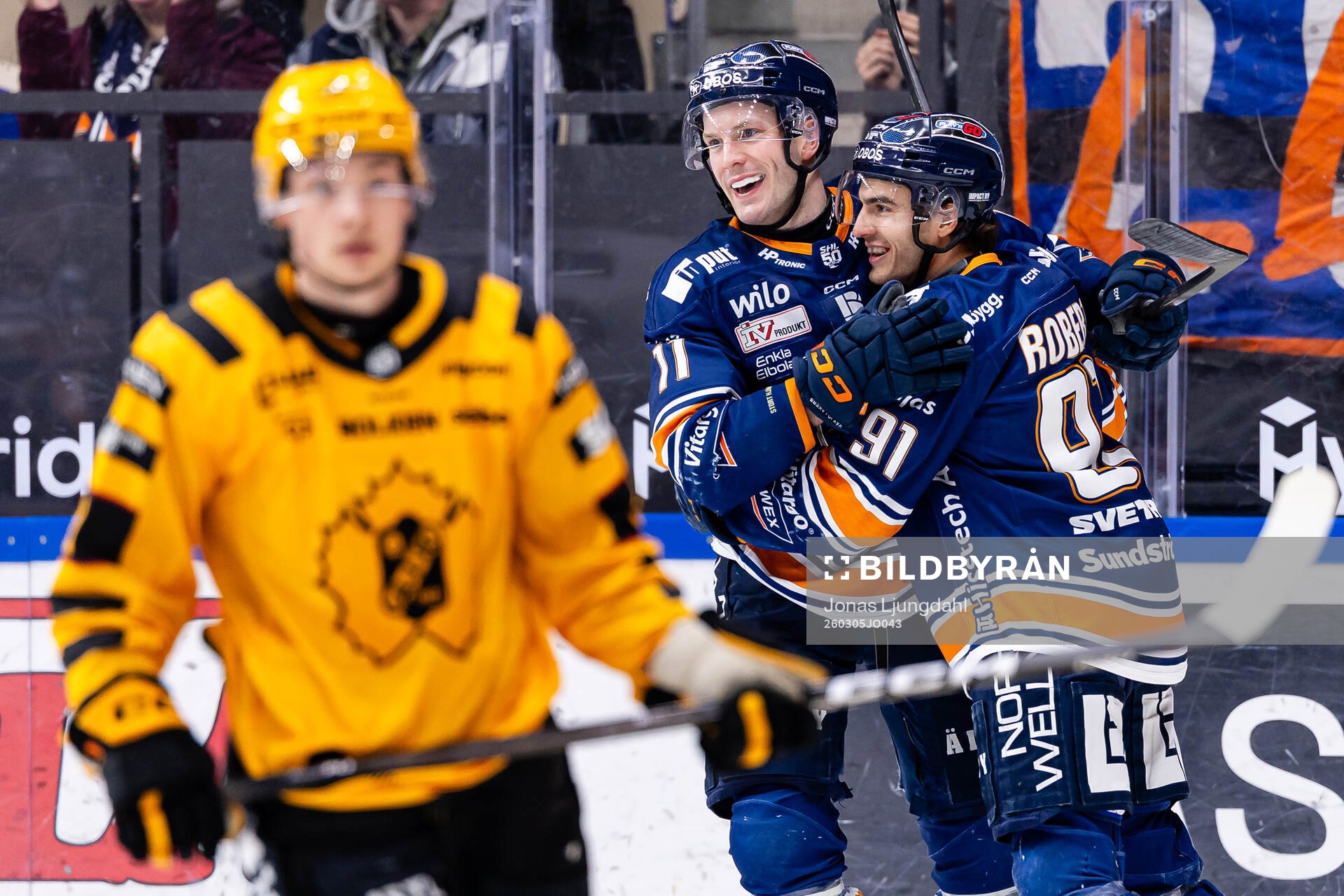 Växjös Brogan Rafferty och Felix Robert jublar