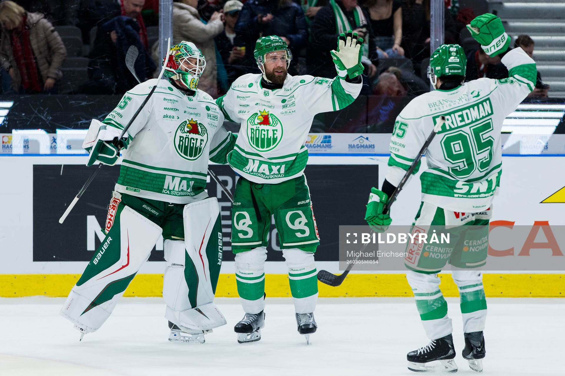 Rögles målvakt Christoffer Rifalk, Calvin De Haan och