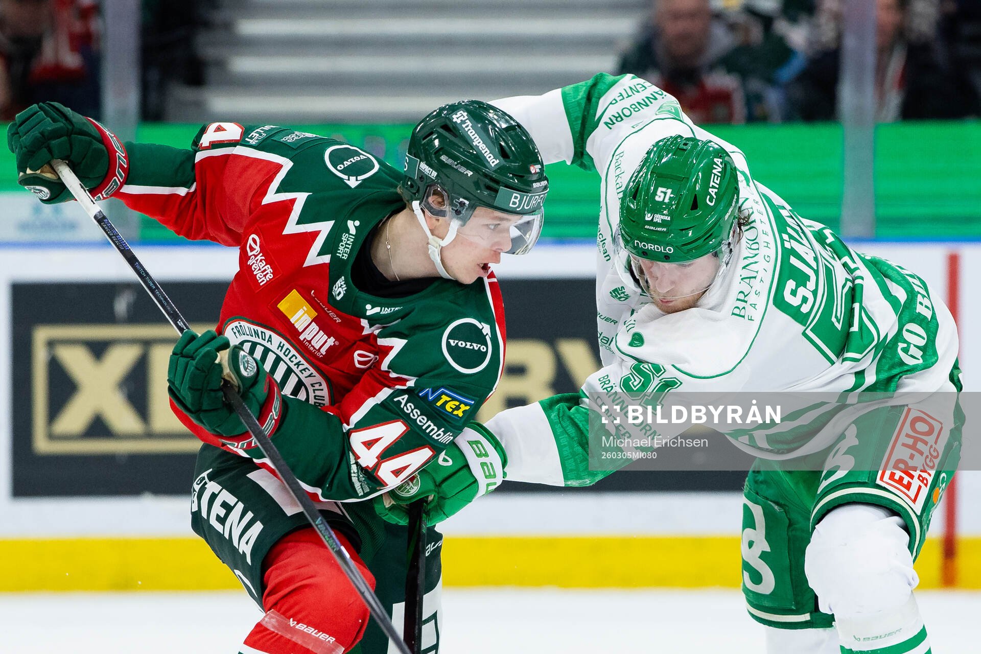 Frölundas Noah Dower Nilsson och Rögles Calle Själin
