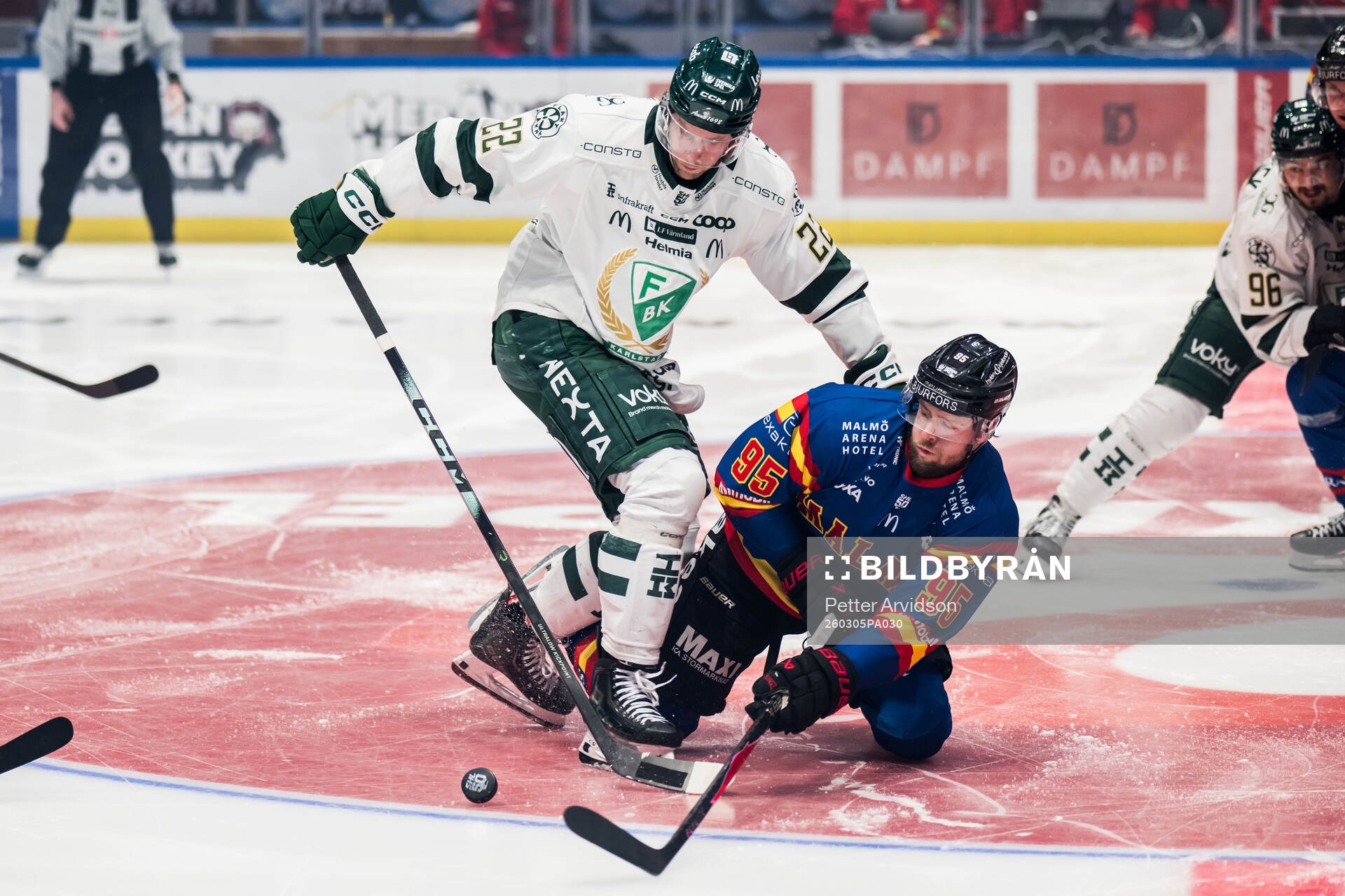 Färjestads Per Åslund och Malmö Redhawks Carl Persson