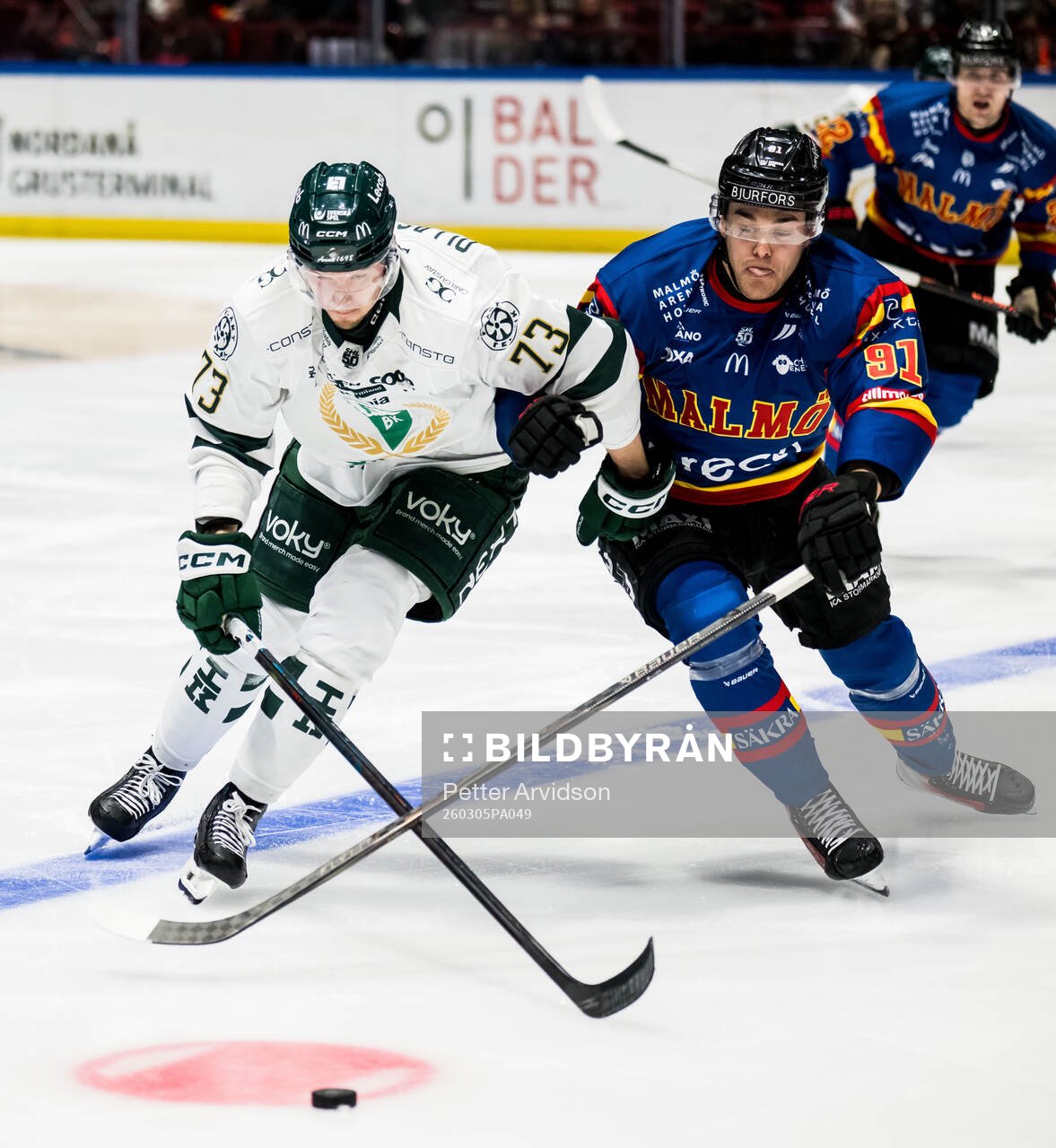 Färjestads Adam Ollas Mattsson och Malmö Redhawks Axel
