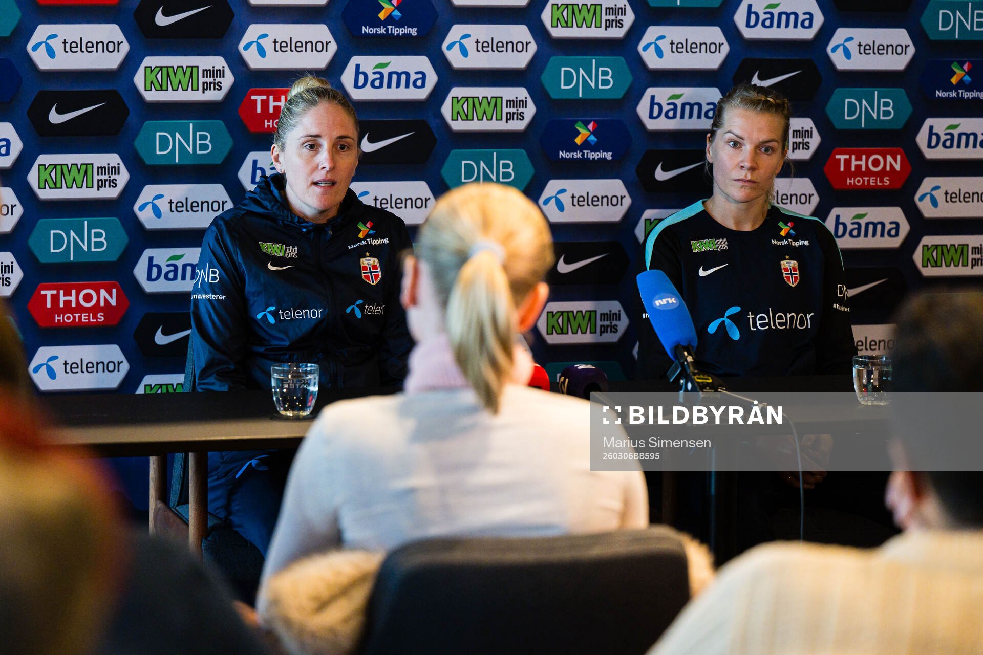 Head coach Gemma Grainger and Ada Hegerberg of the