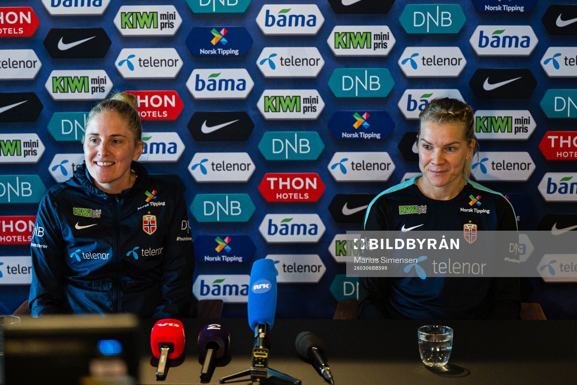 Head coach Gemma Grainger and Ada Hegerberg of the