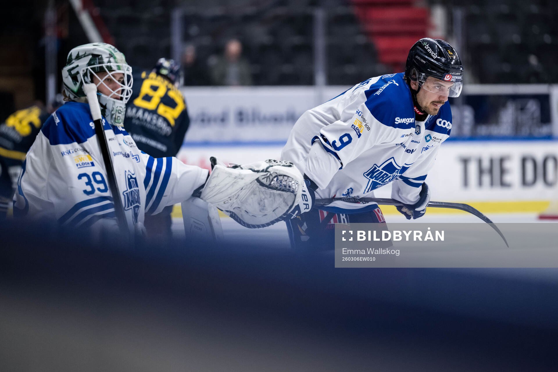 Karlskogas målvakt Måns Goos och Eero Teräväinen