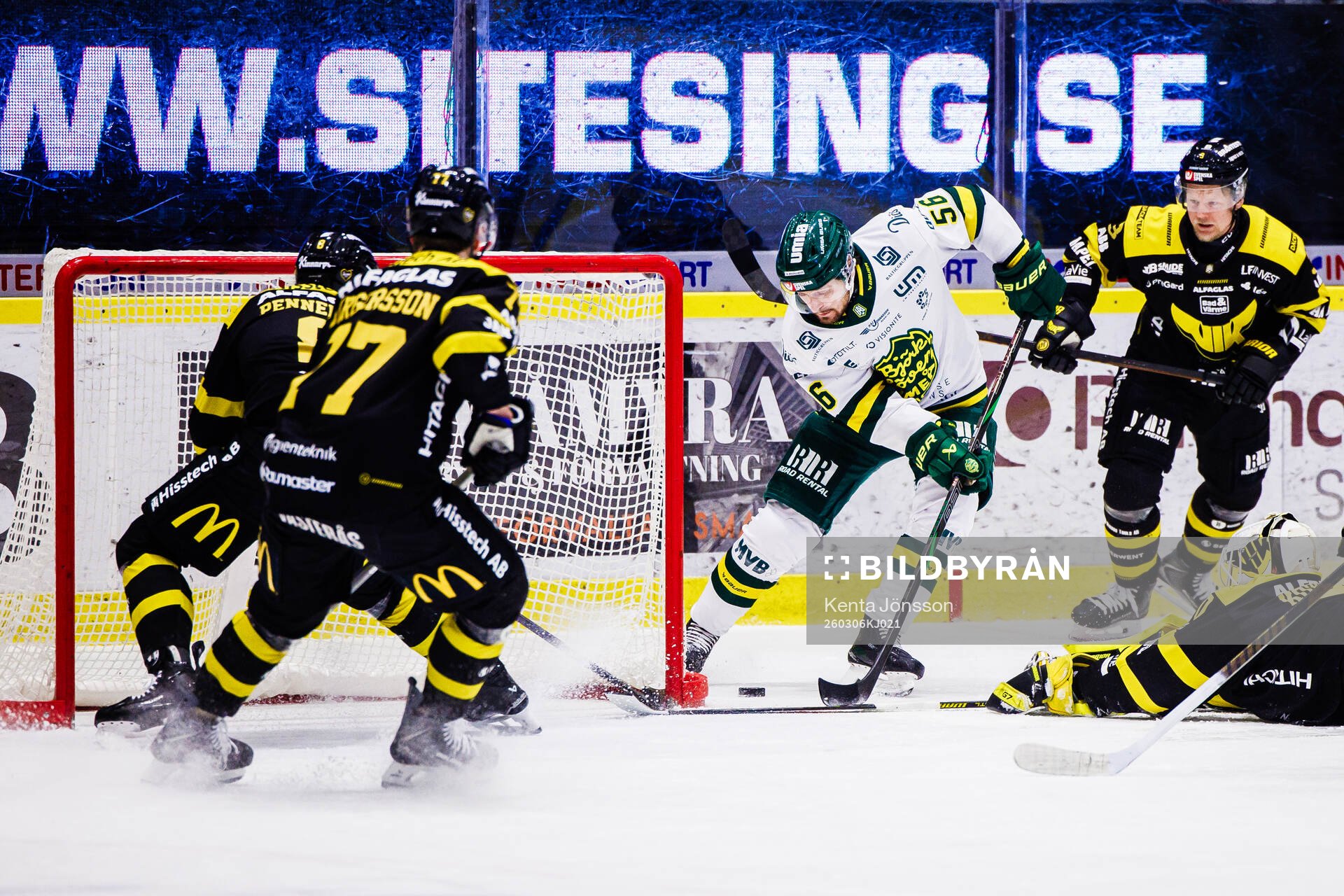 Björklövens Fredrik Forsberg med en målchans