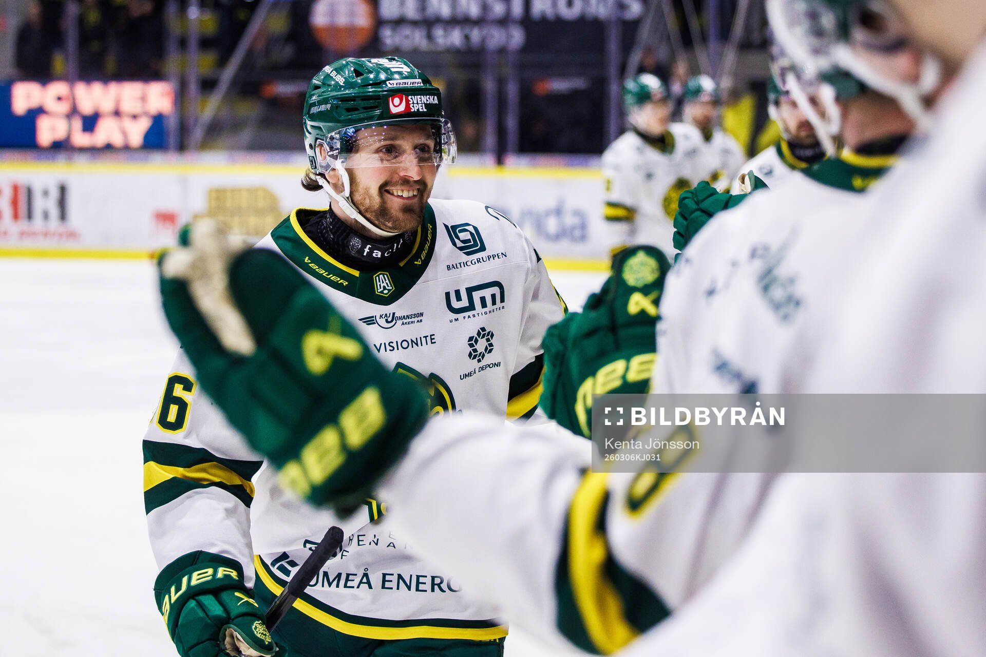 Björklövens Fredrik Forsberg jublar