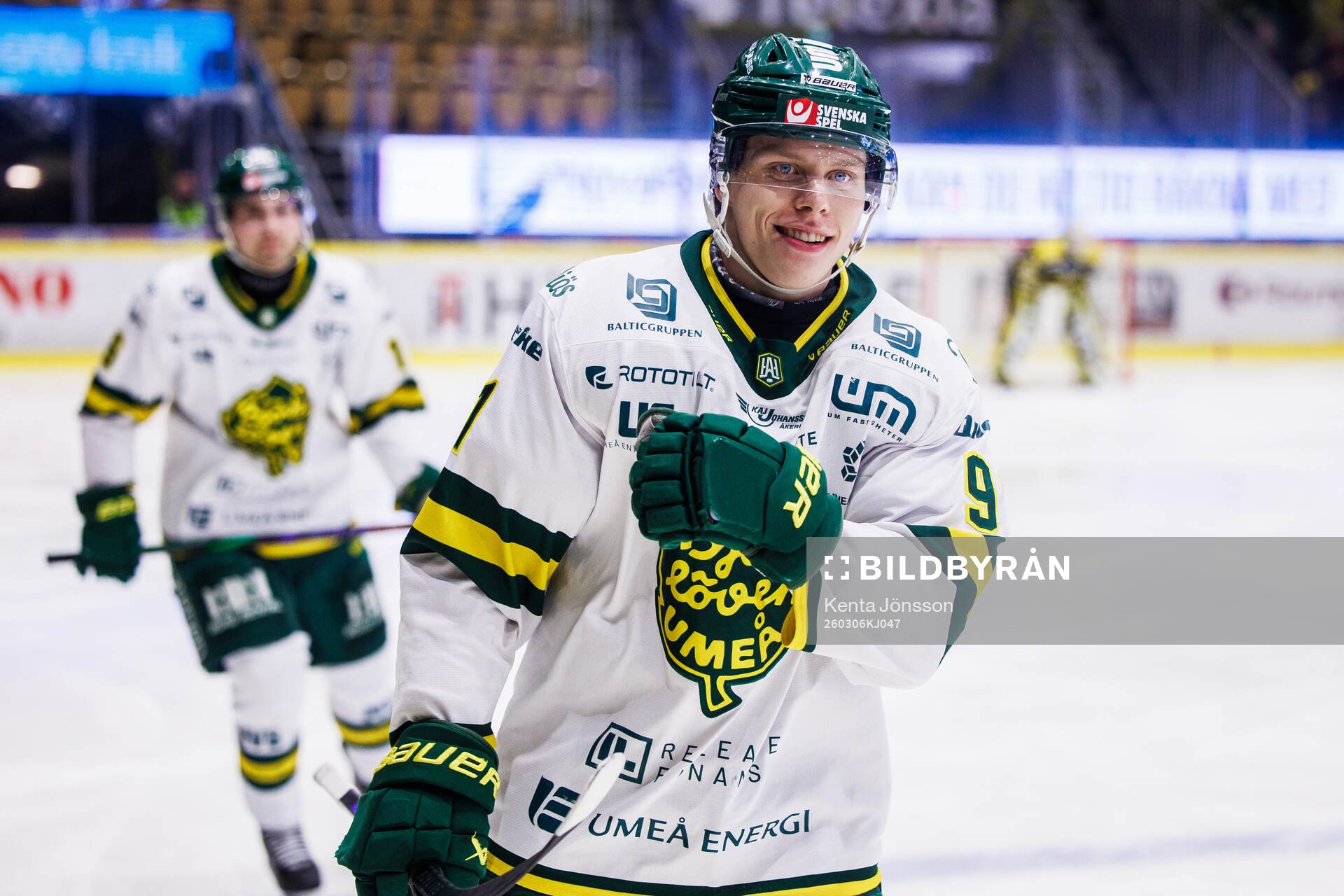 Björklövens Oscar Tellström jublar