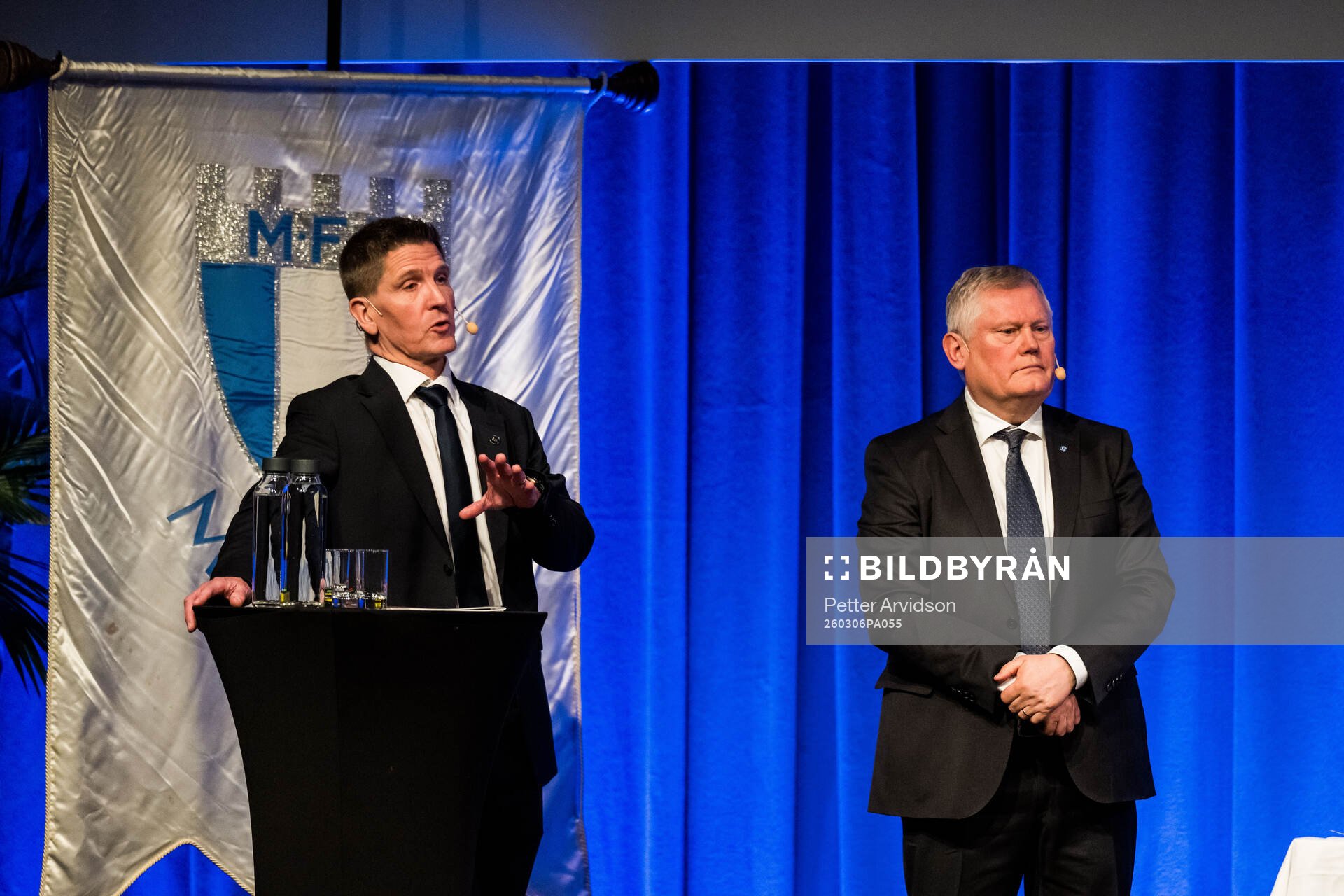 Ekonomichef Nicklas Wigren och avgående ordförande Anders