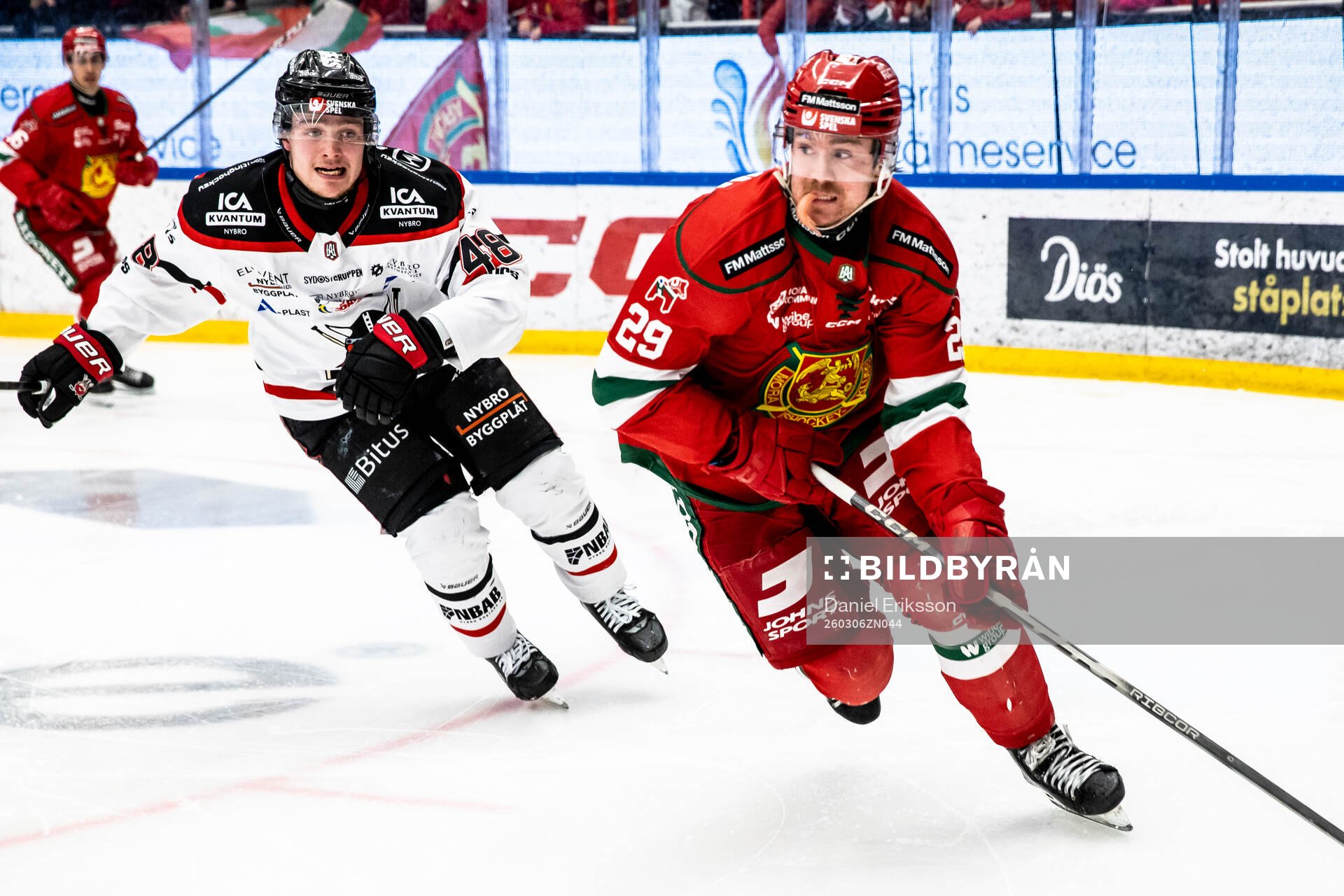 Nybro Vikings Olli Nikupeteri och Moras Connor Maceachern