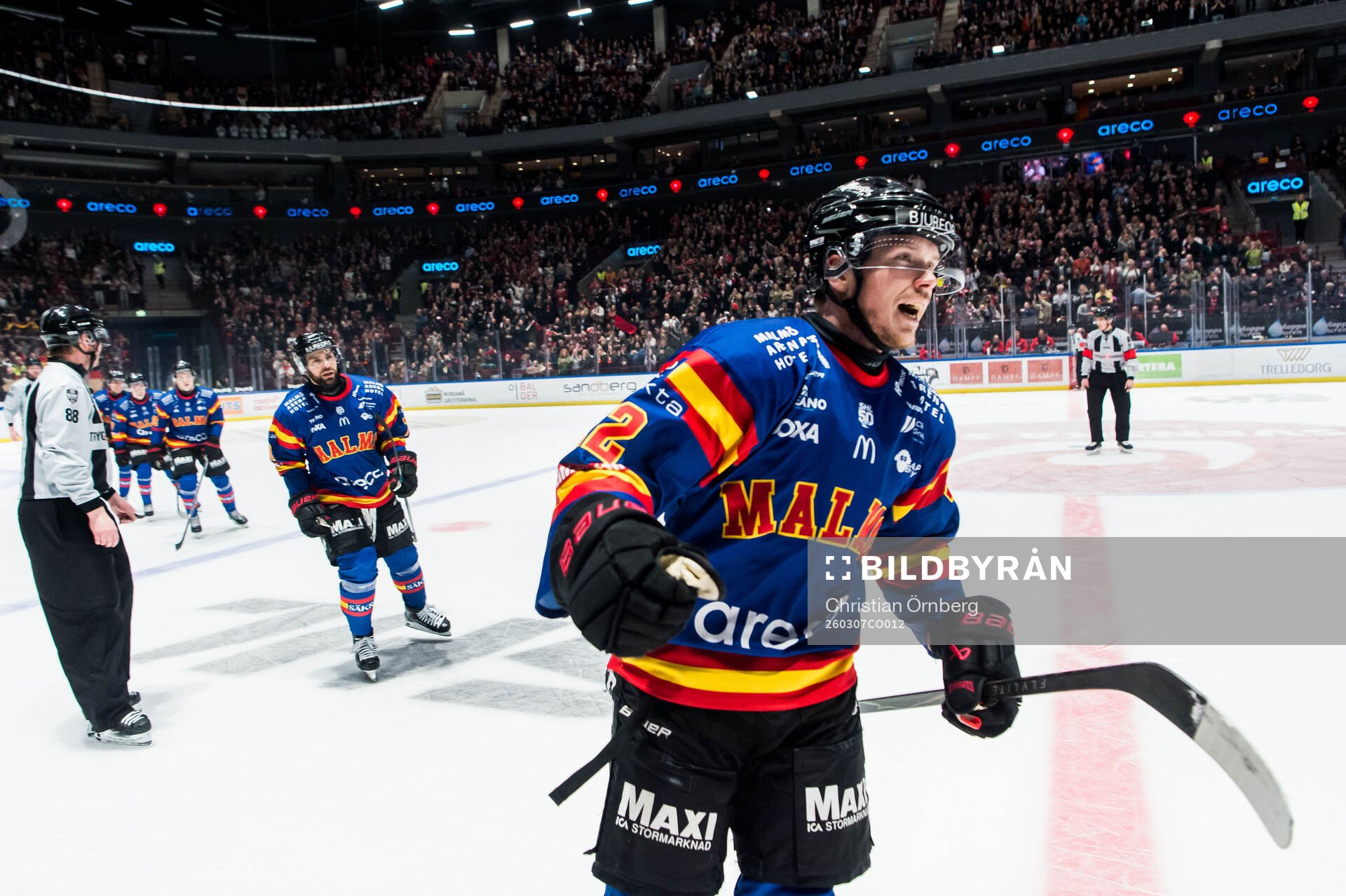 Malmö Redhawks Linus Öberg jublar