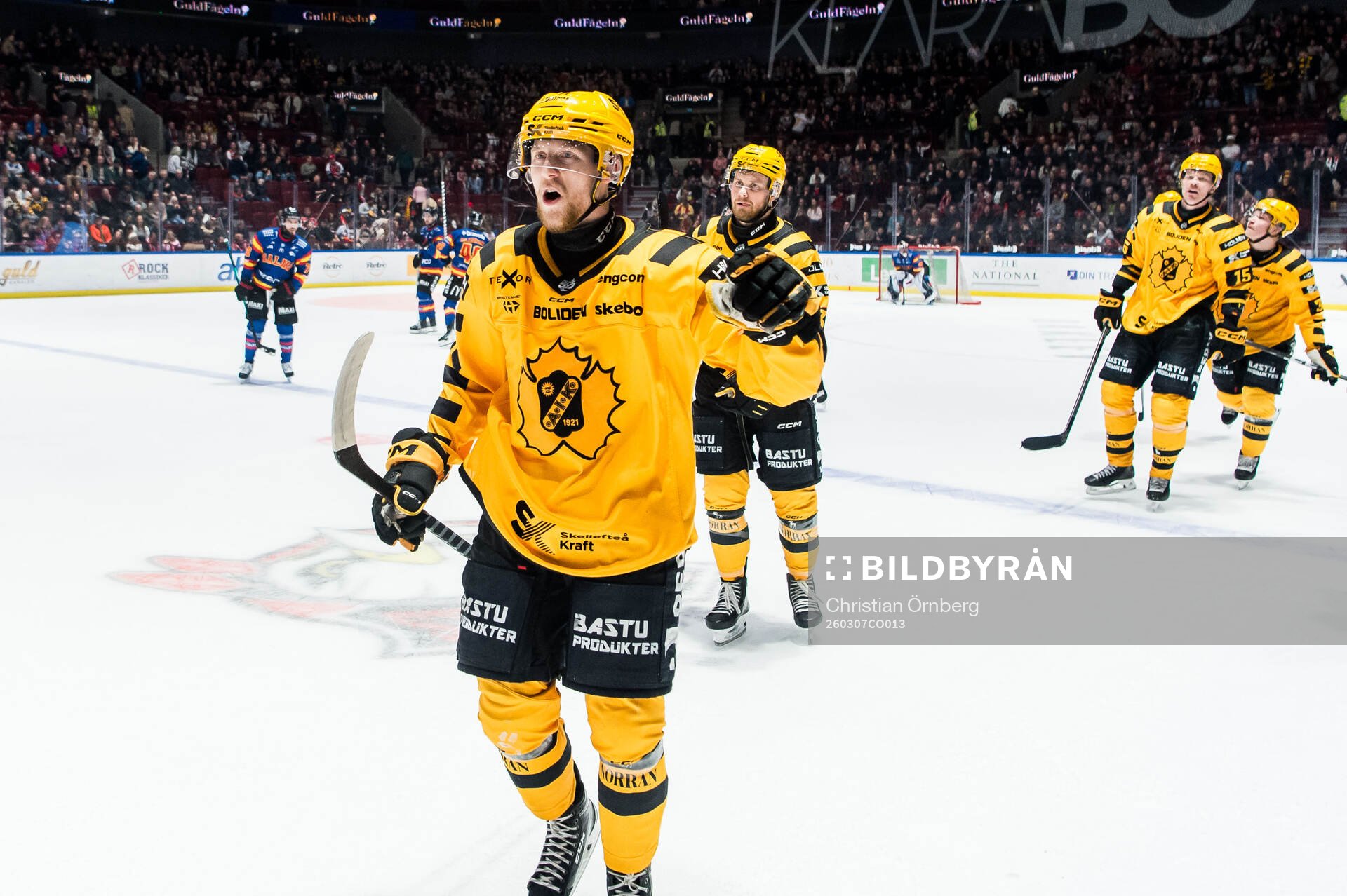 Skellefteås Jonathan Davidsson jublar