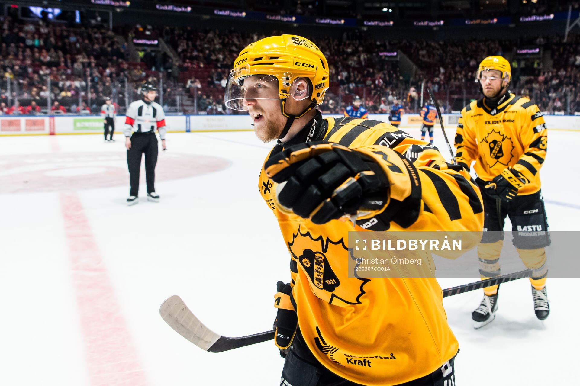Skellefteås Jonathan Davidsson jublar