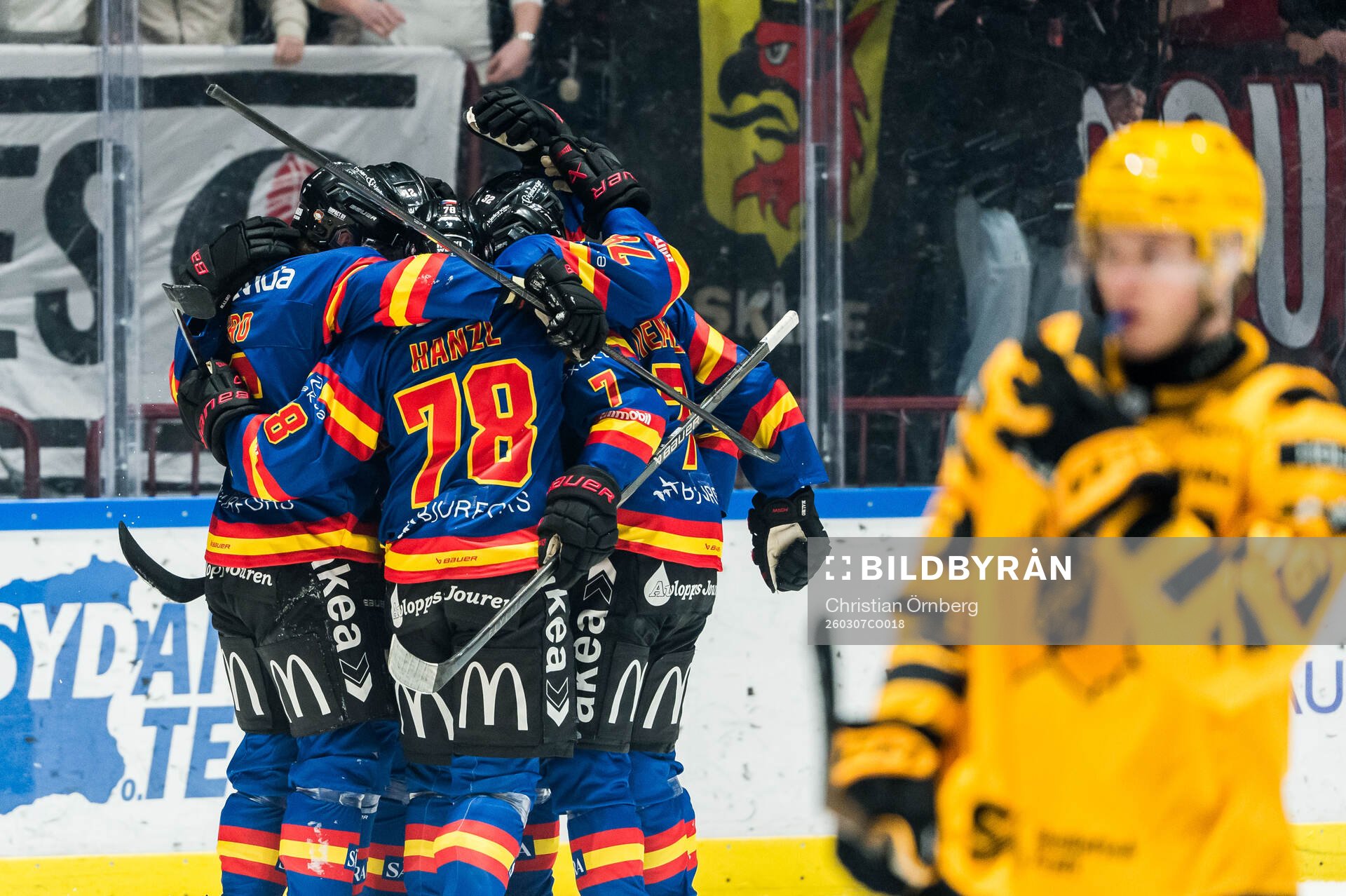 Malmö Redhawks Linus Öberg jublar