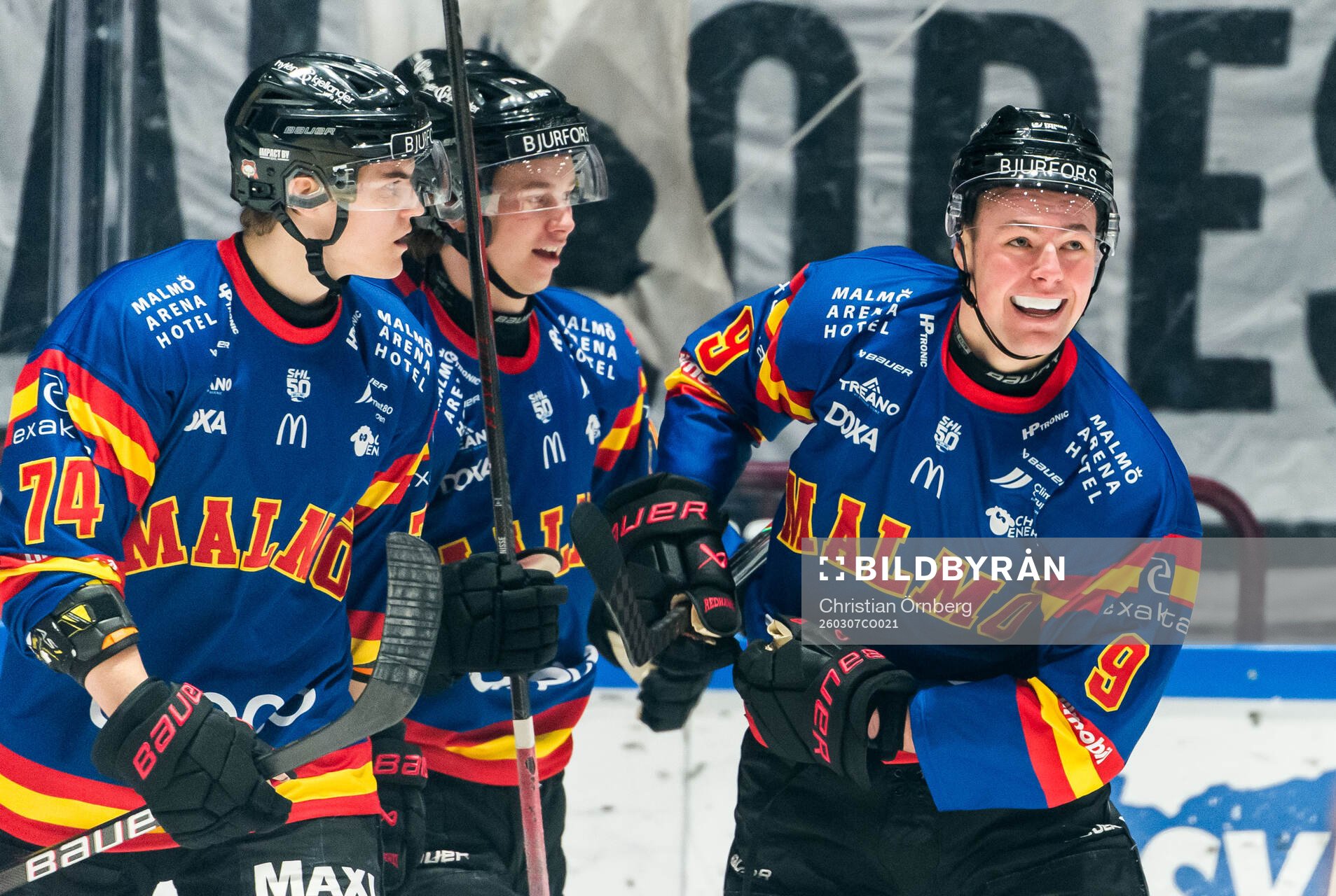 Malmö Redhawks Kalle Hemström jublar
