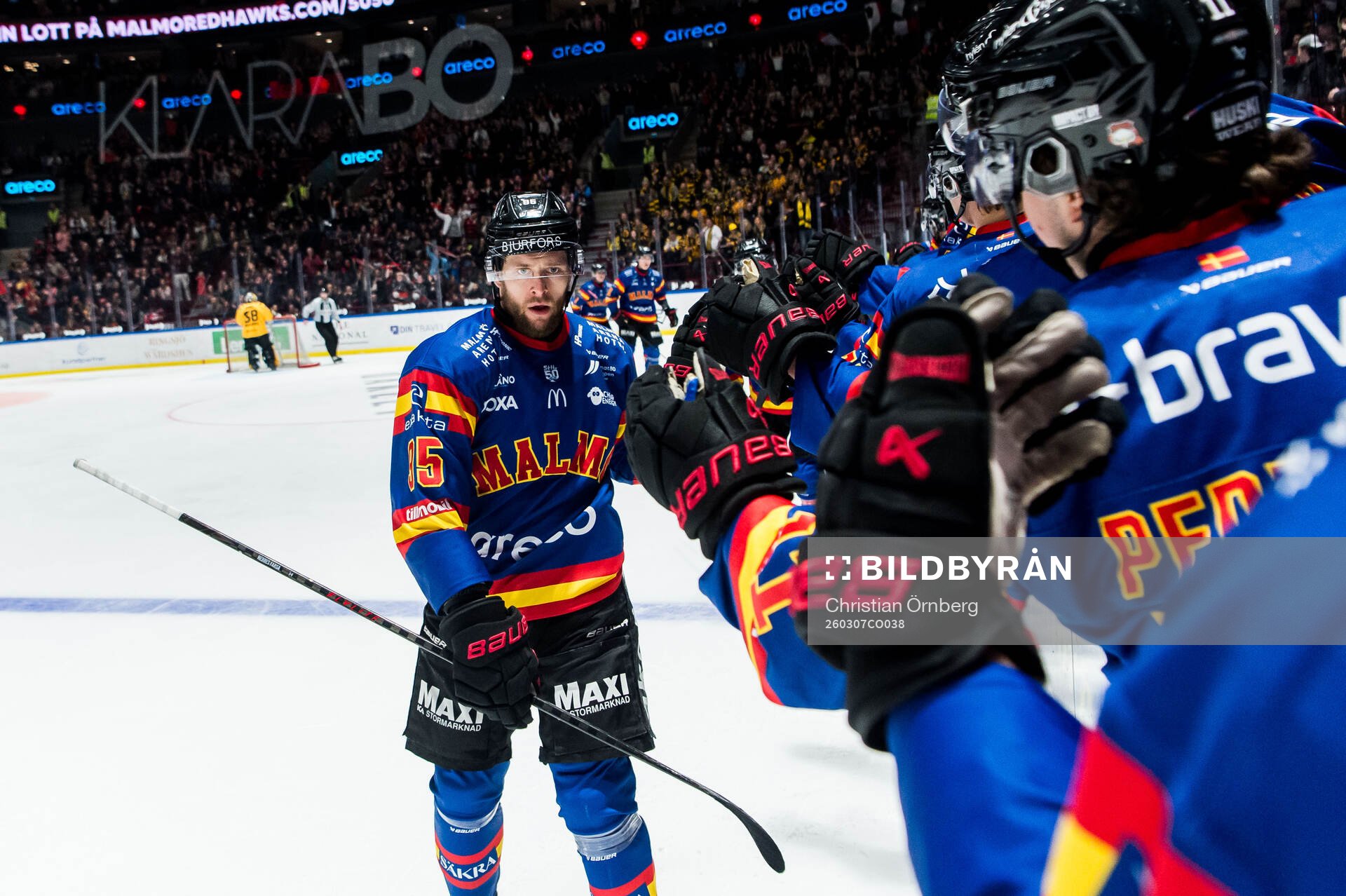 Malmö Redhawks Carl Persson jublar