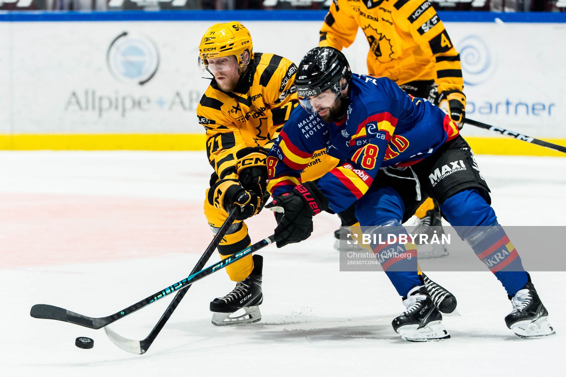 Skellefteås Jonathan Davidsson och Malmö Redhawks Robin