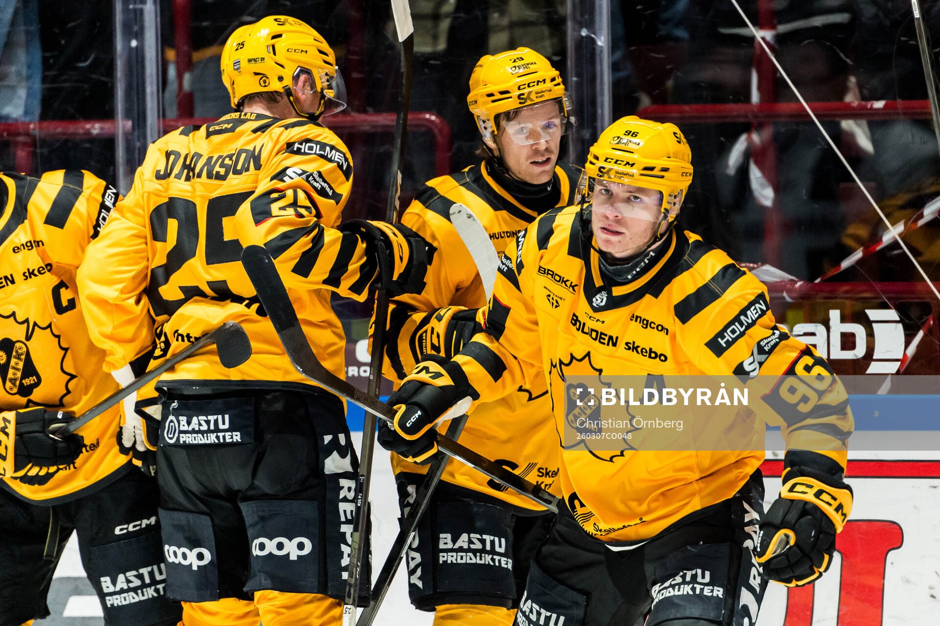 Skellefteås Rickard Hugg jublar