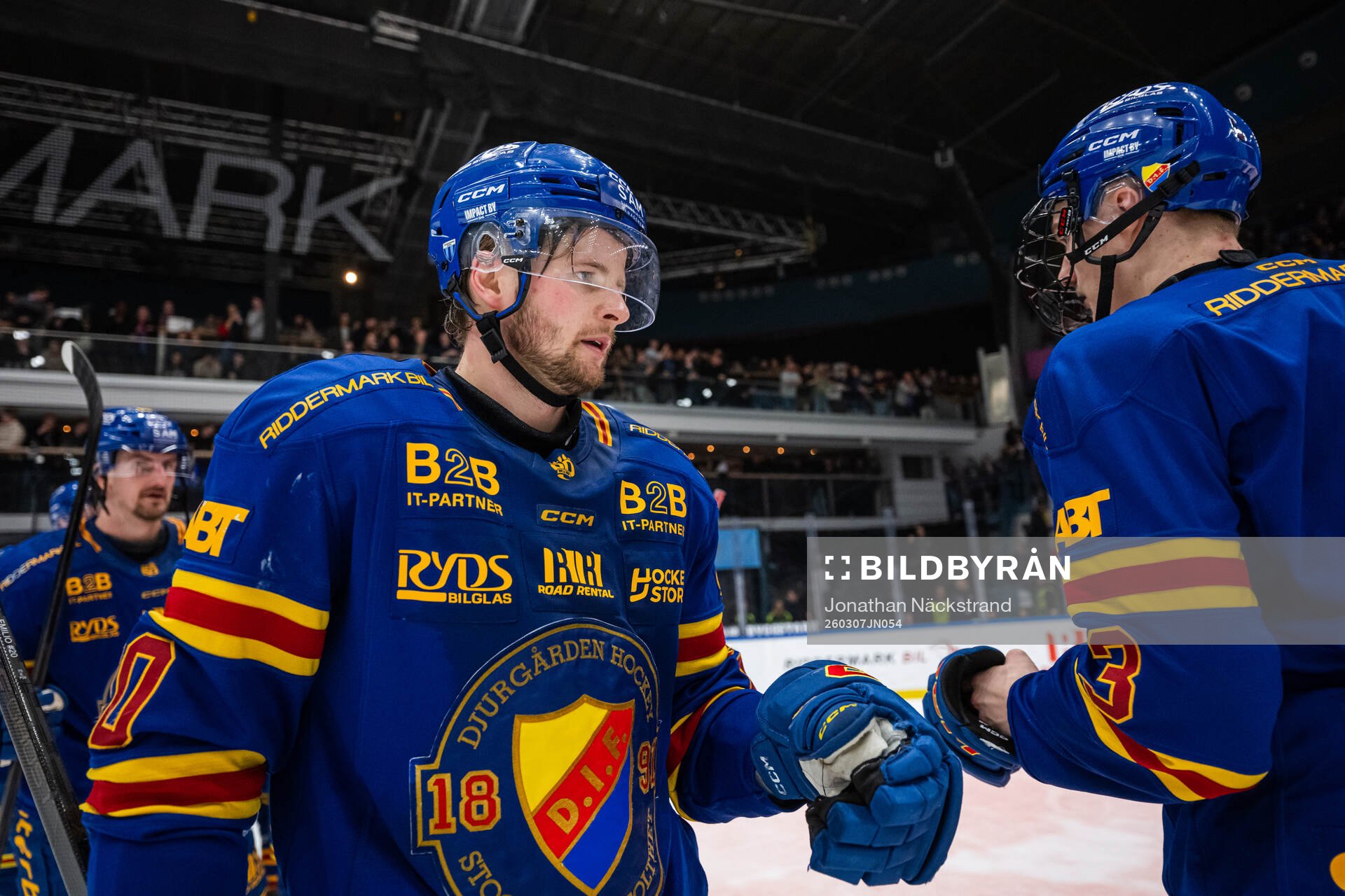 Djurgårdens Mathias Emilio Pettersen jublar med Marcus