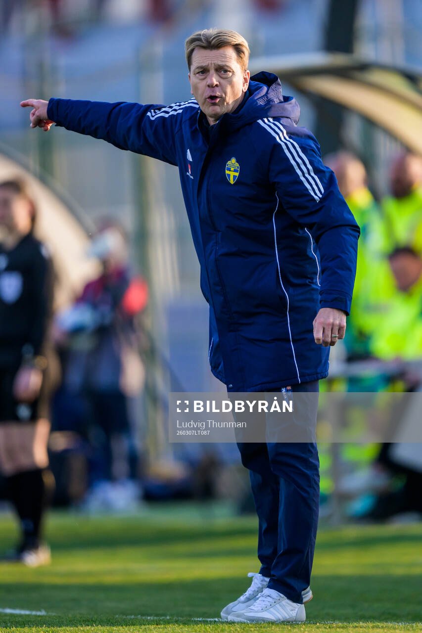 Head coach Tony Gustavsson of Sweden