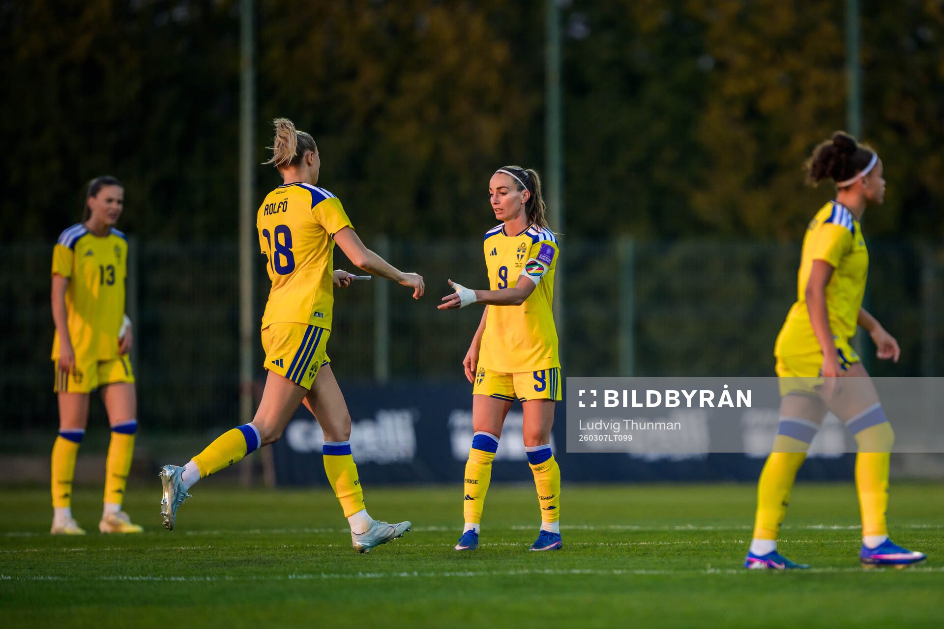 Bella Andersson, Fridolina Rolfö, Kosovare Asllani and
