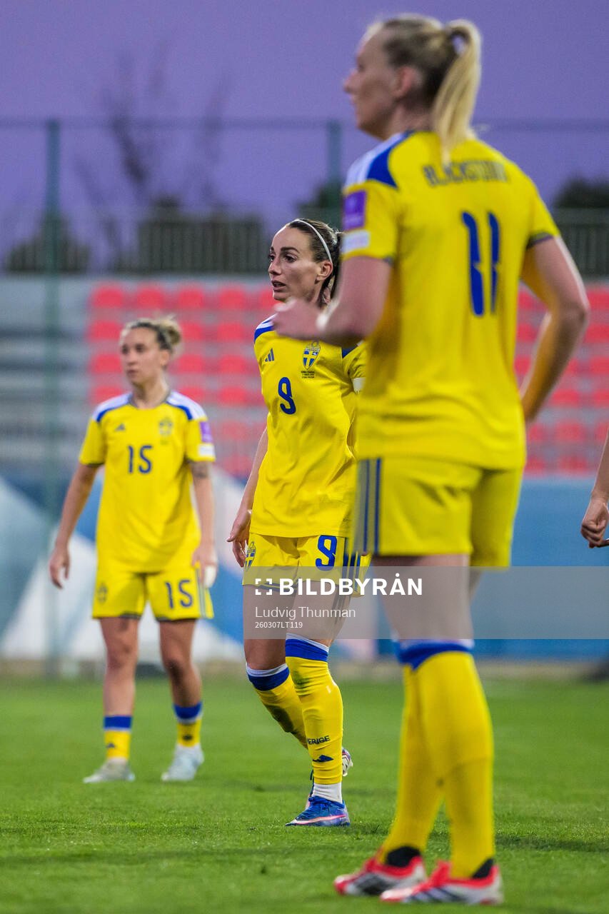 Julia Zigiotti Olme, Kosovare Asllani and Stina