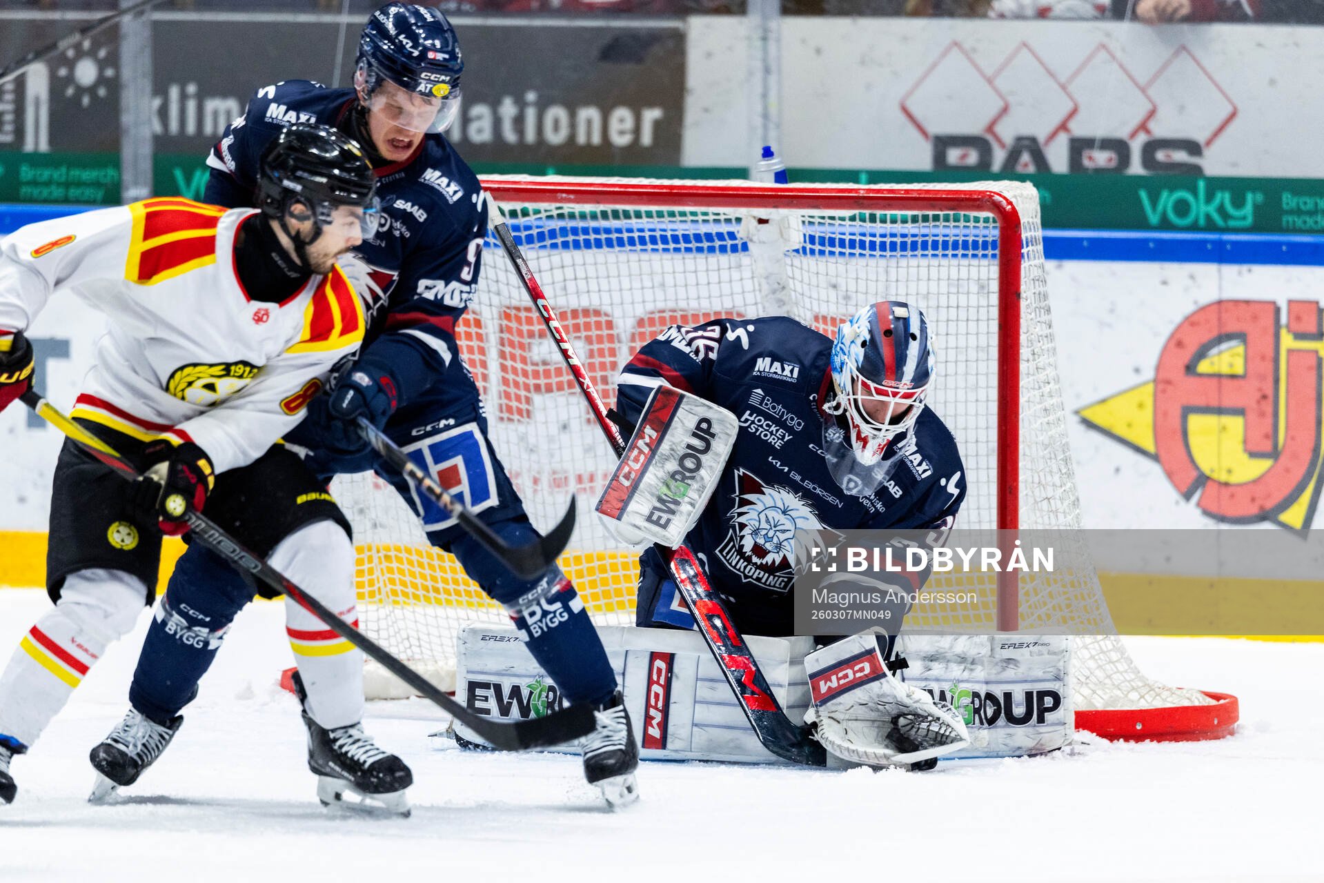 Brynäs Bobby Trivigno mot Linköpings Erik Norén och
