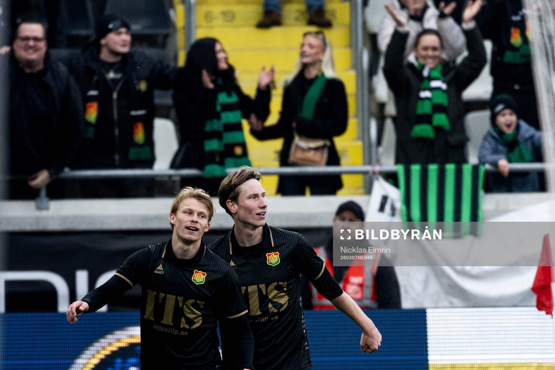 GAISs Max Andersson och GAISs Robin Frej jublar