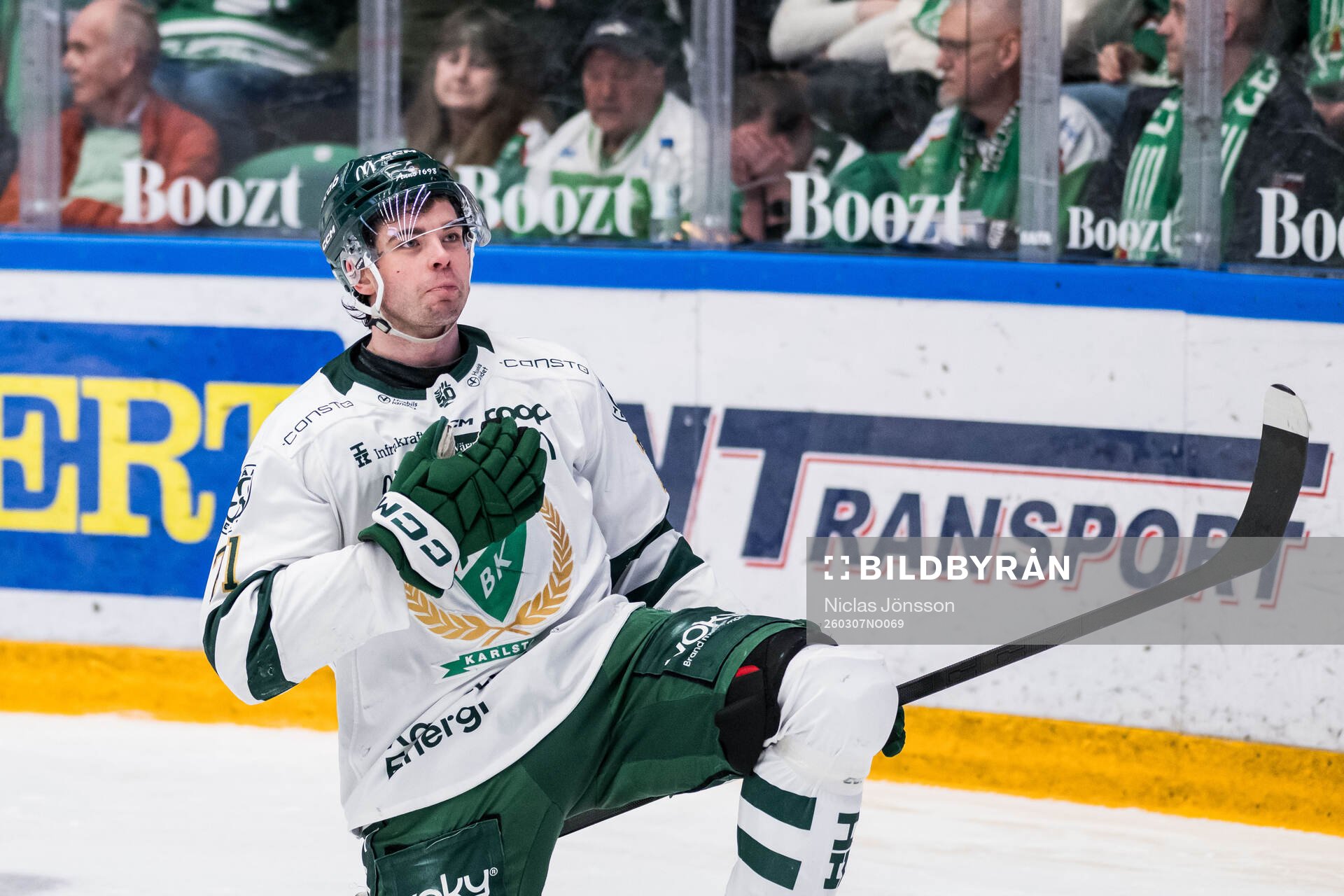 Färjestads Viktor Lodin jublar