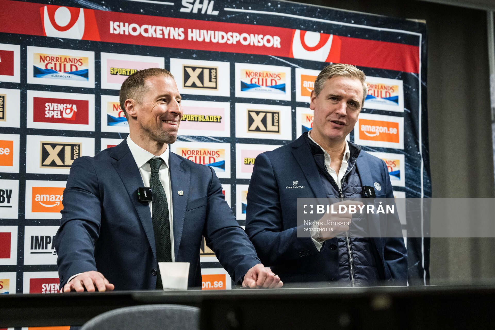 Färjestads tränare Cam Abbott och Rögles tränare Dan