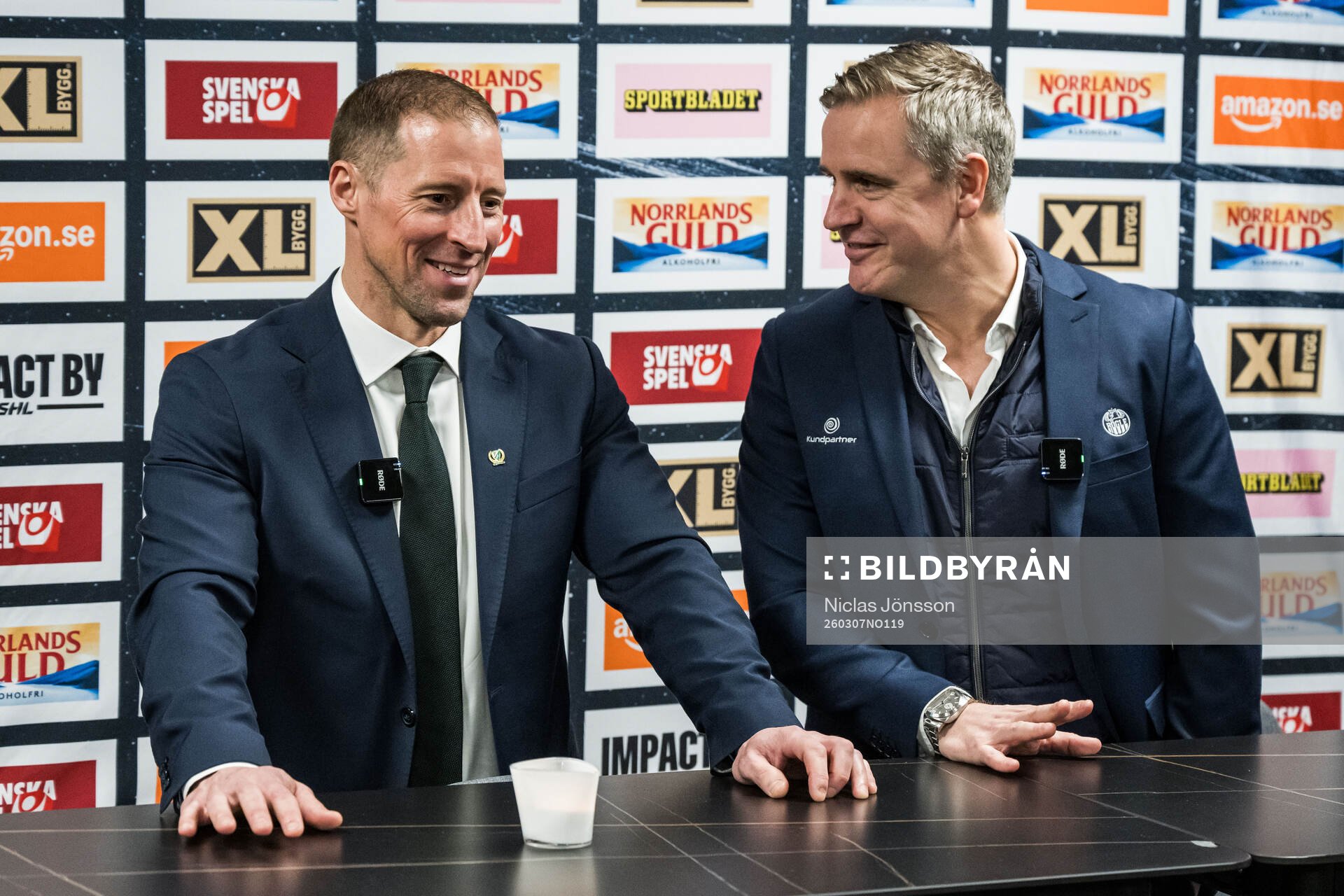Färjestads tränare Cam Abbott och Rögles tränare Dan