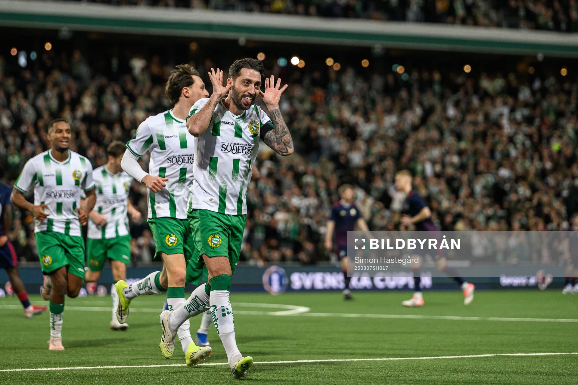 Hammarbys Nahir Besara jublar