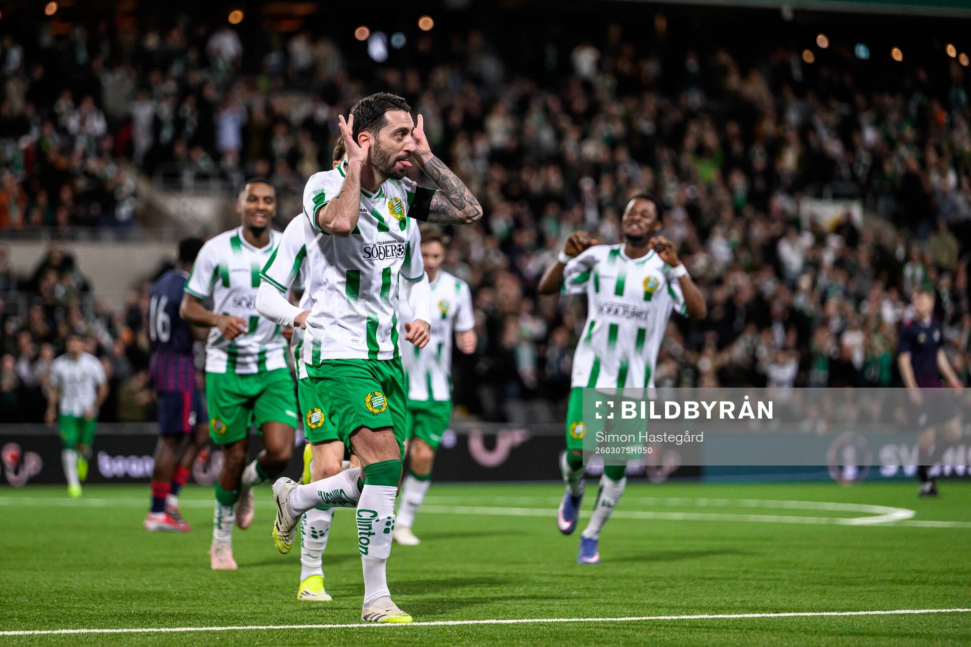 Hammarbys Nahir Besara jublar