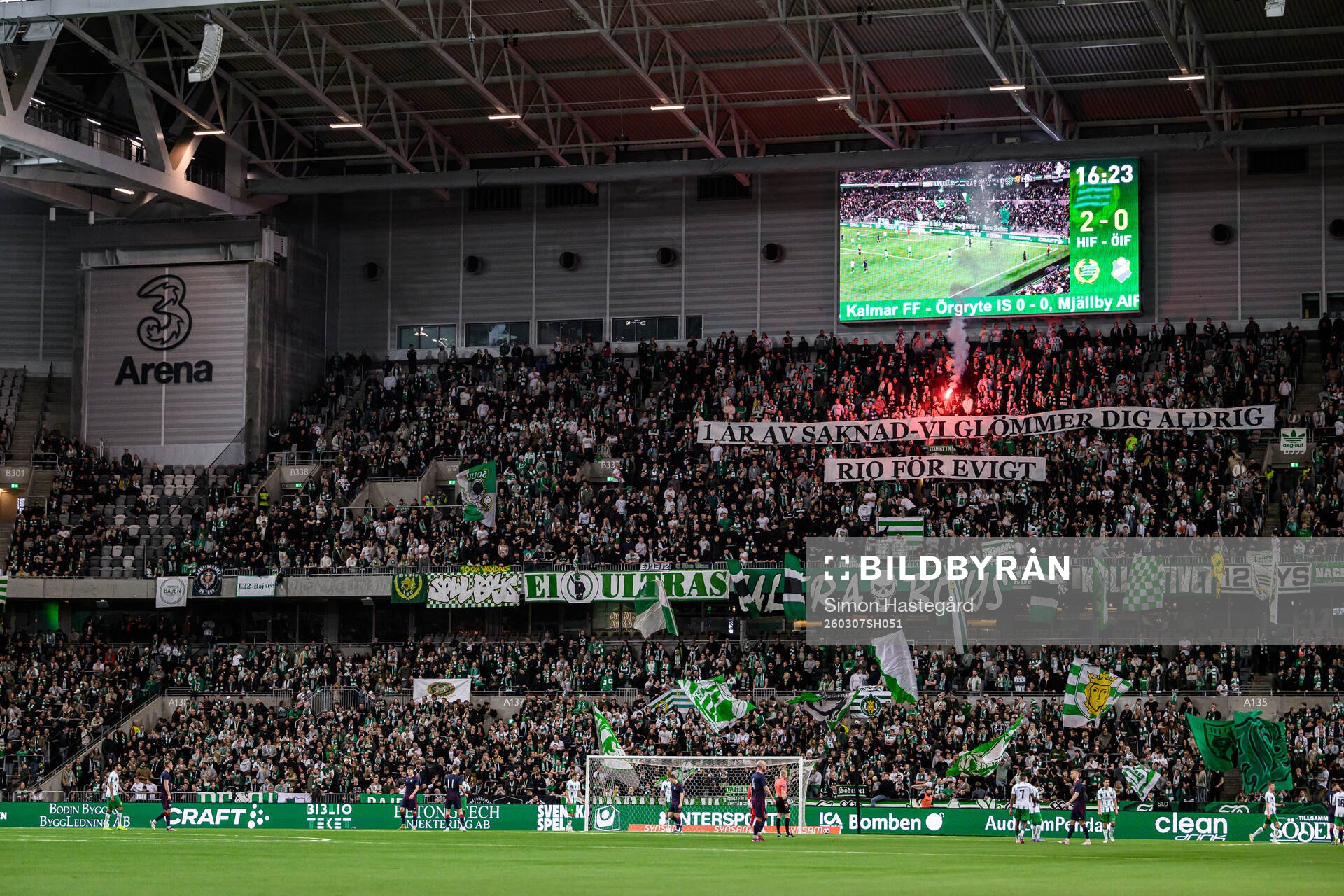 Hammarbys supportar med banderoll