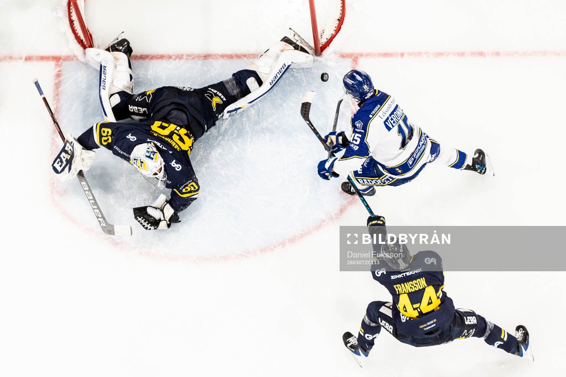 HV71s målvakt Felix Sandström och Leksands Max Veronneau