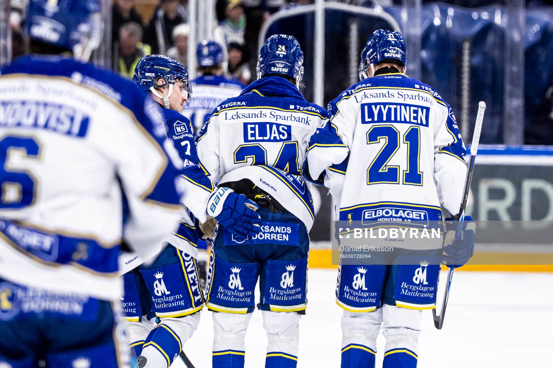 Leksands Arvid Eljas får hjälp av isen
