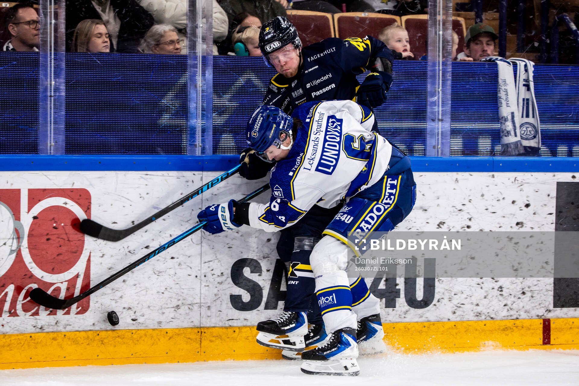 HV71s Oskar Stål-Lyrenäs och Leksands Alexander Lundqvist