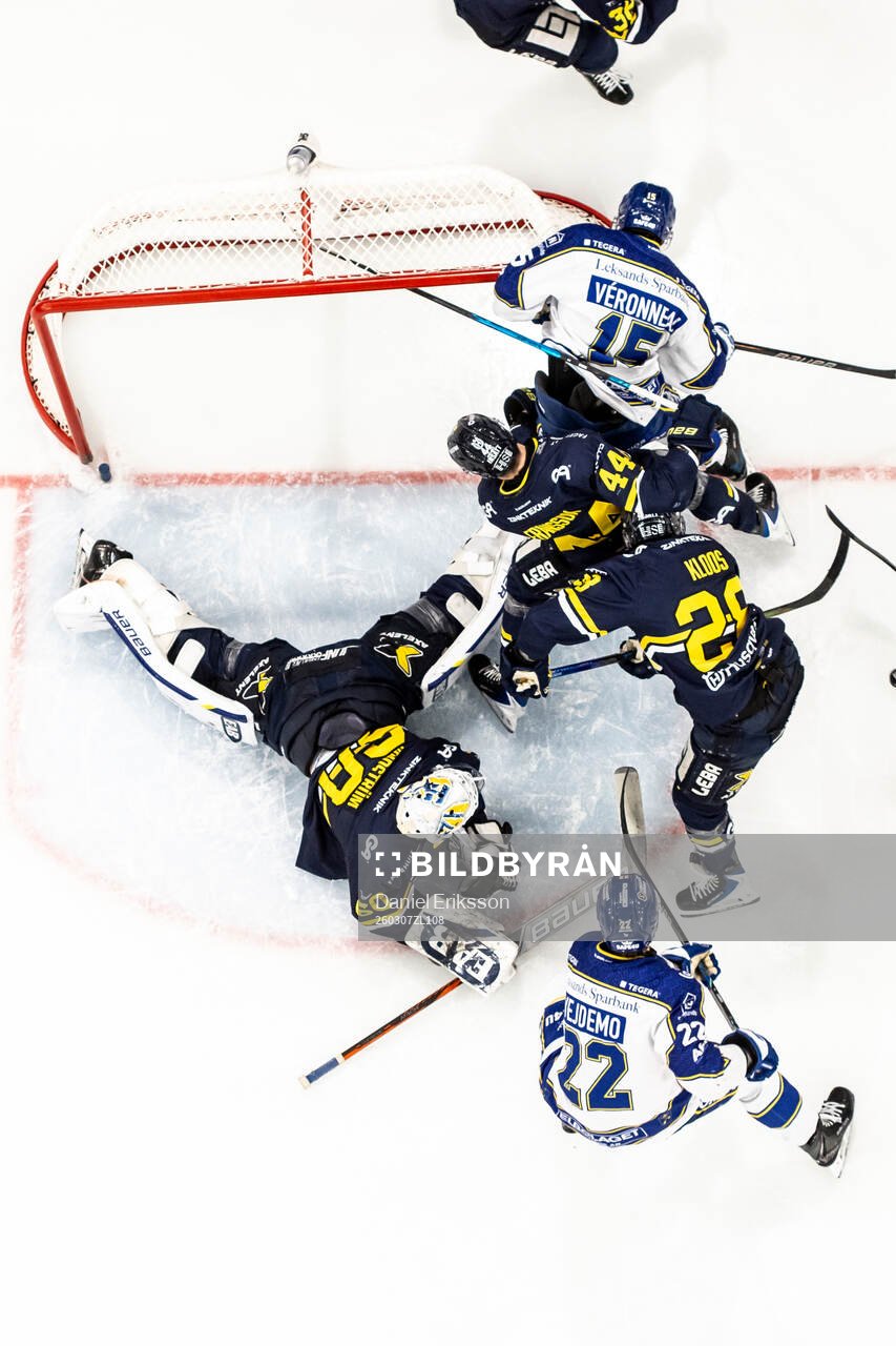 Leksands Max Veronneau och Leksands Lukas Vejdemo och HV71s