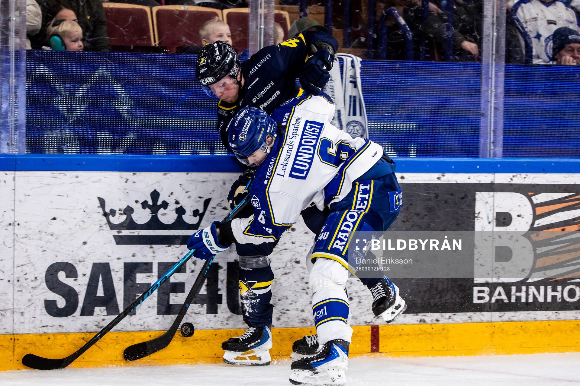 HV71s Oskar Stål-Lyrenäs och Leksands Alexander Lundqvist