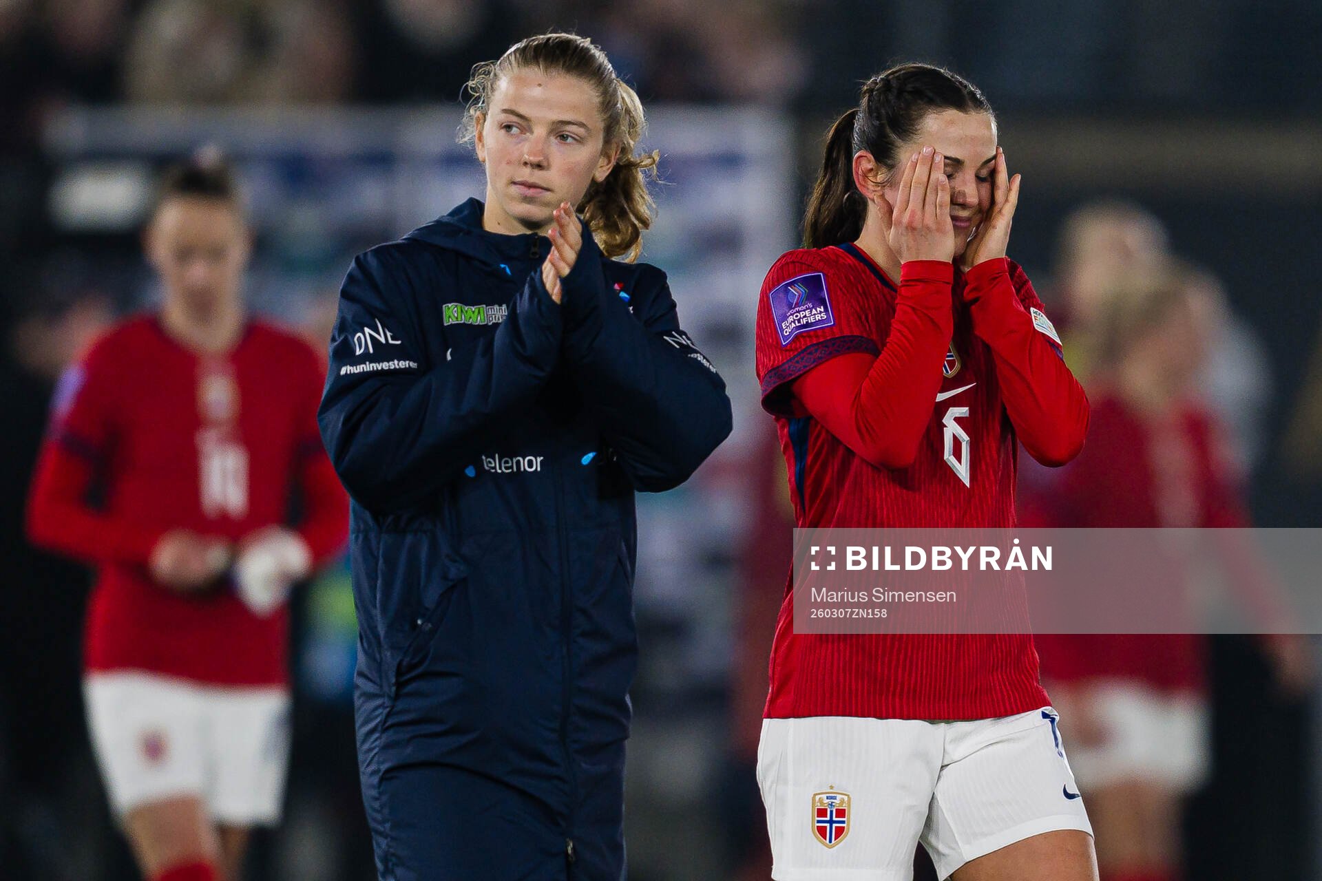 Justine Kielland and Tuva Hansen of Norway looks dejected