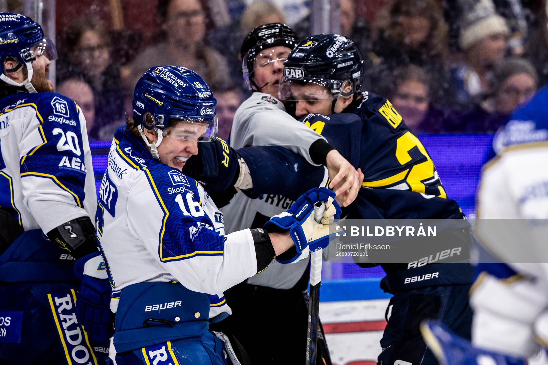 Leksands Rocky Langvardt och HV71s Hampus Eriksson