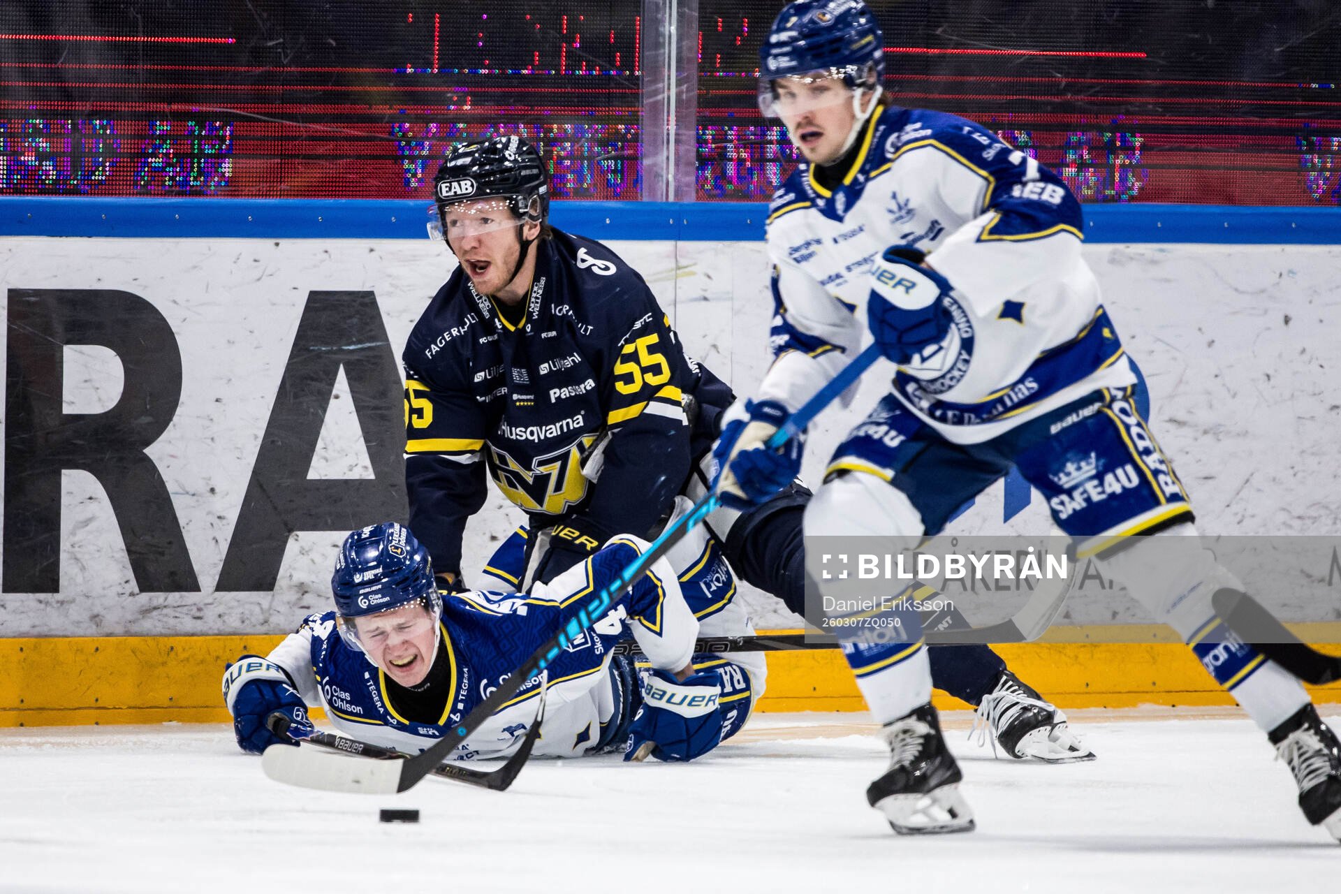 Leksands Tinus Luc Koblar och HV71s Andreas Borgman