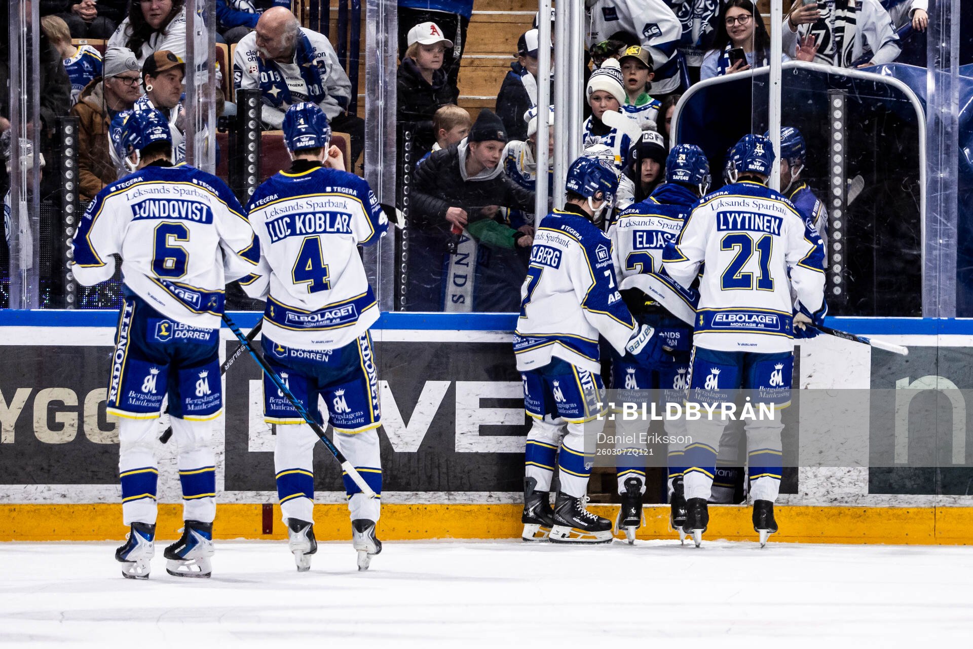 Leksands Arvid Eljas får hjälp av isen
