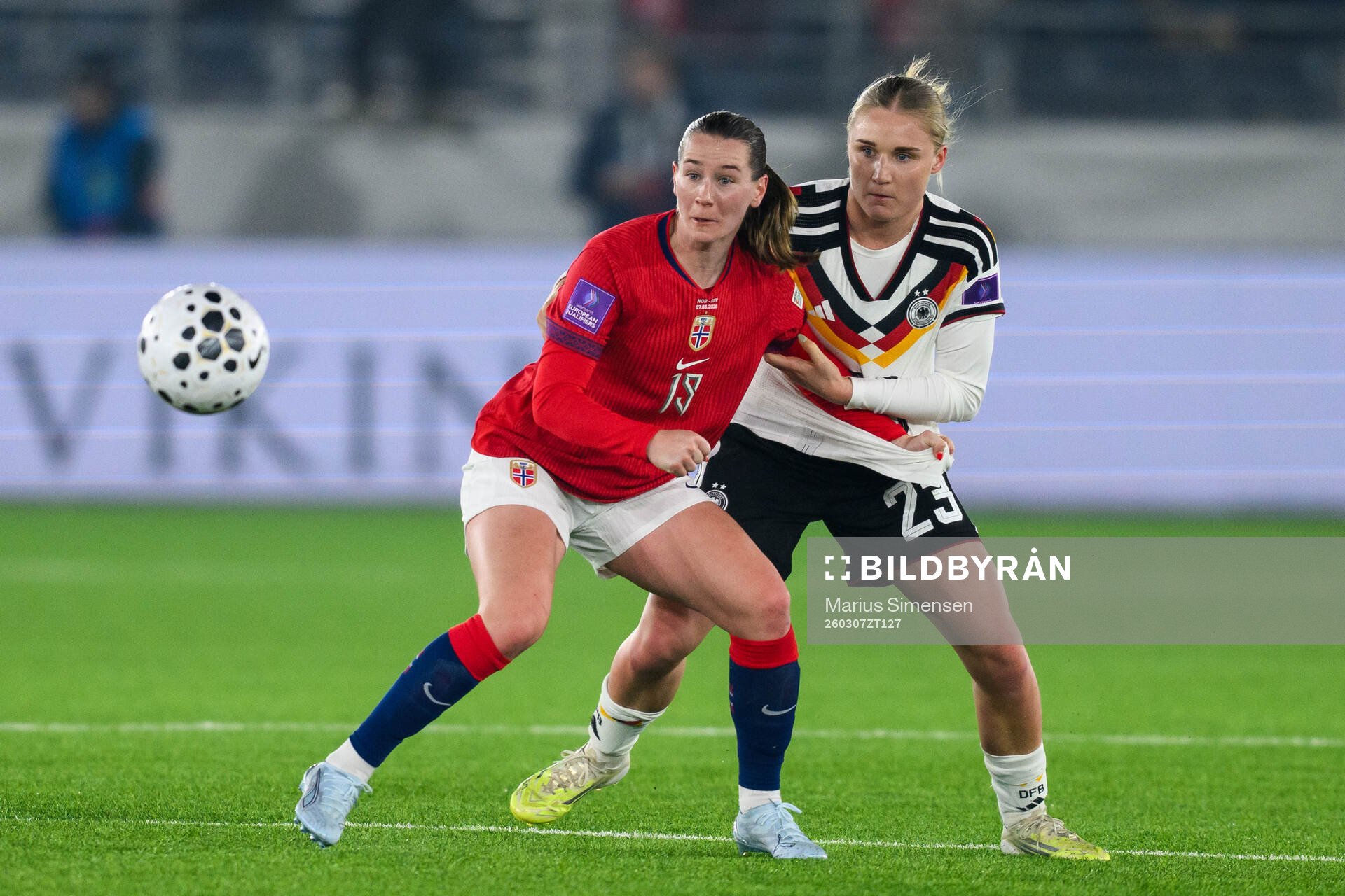 Elisabeth Terland of Norway and Jella Veit of Germany
