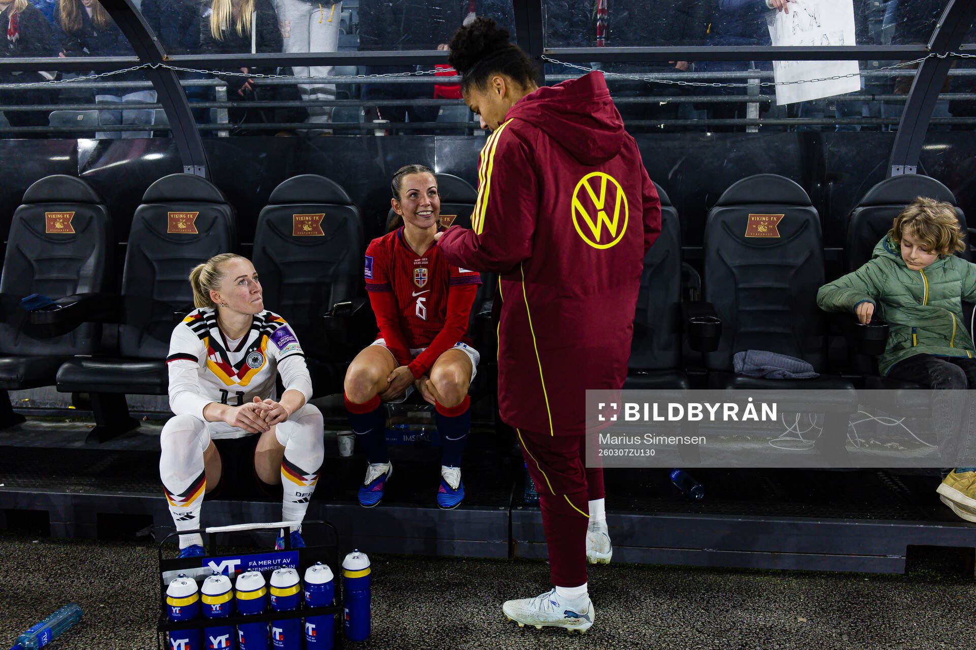 Lea Schüller of Germany and Tuva Hansen of Norway