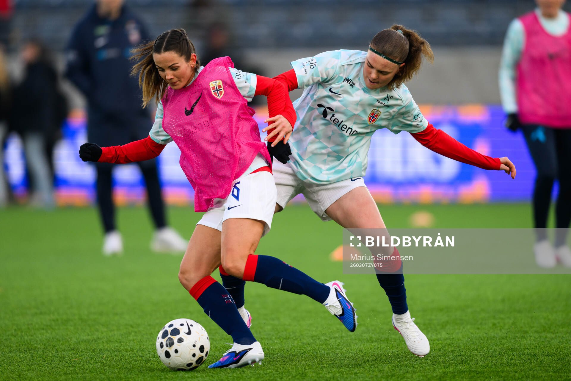 Tuva Hansen and Signe Gaupset of Norway