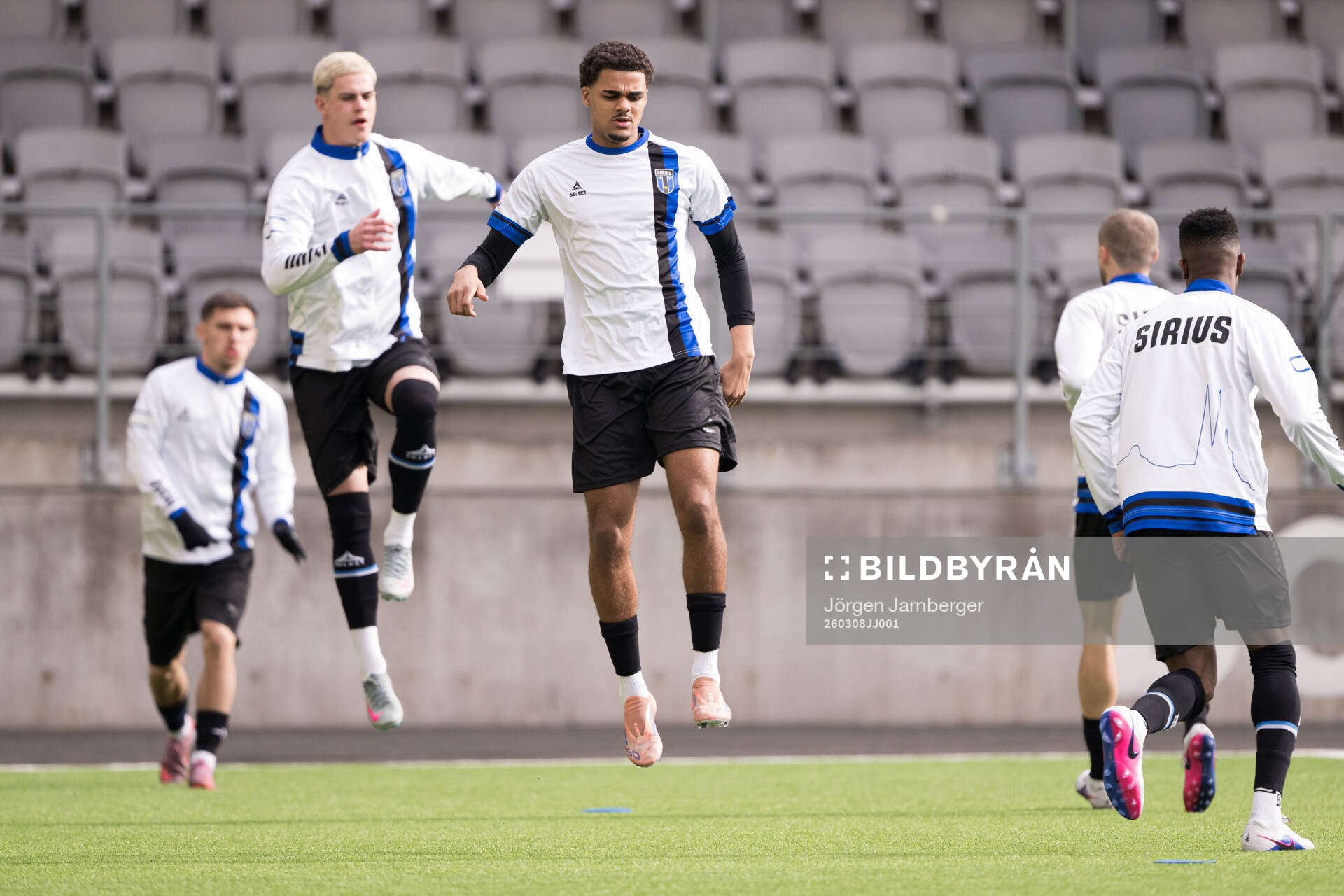 Sirius spelare värmer upp